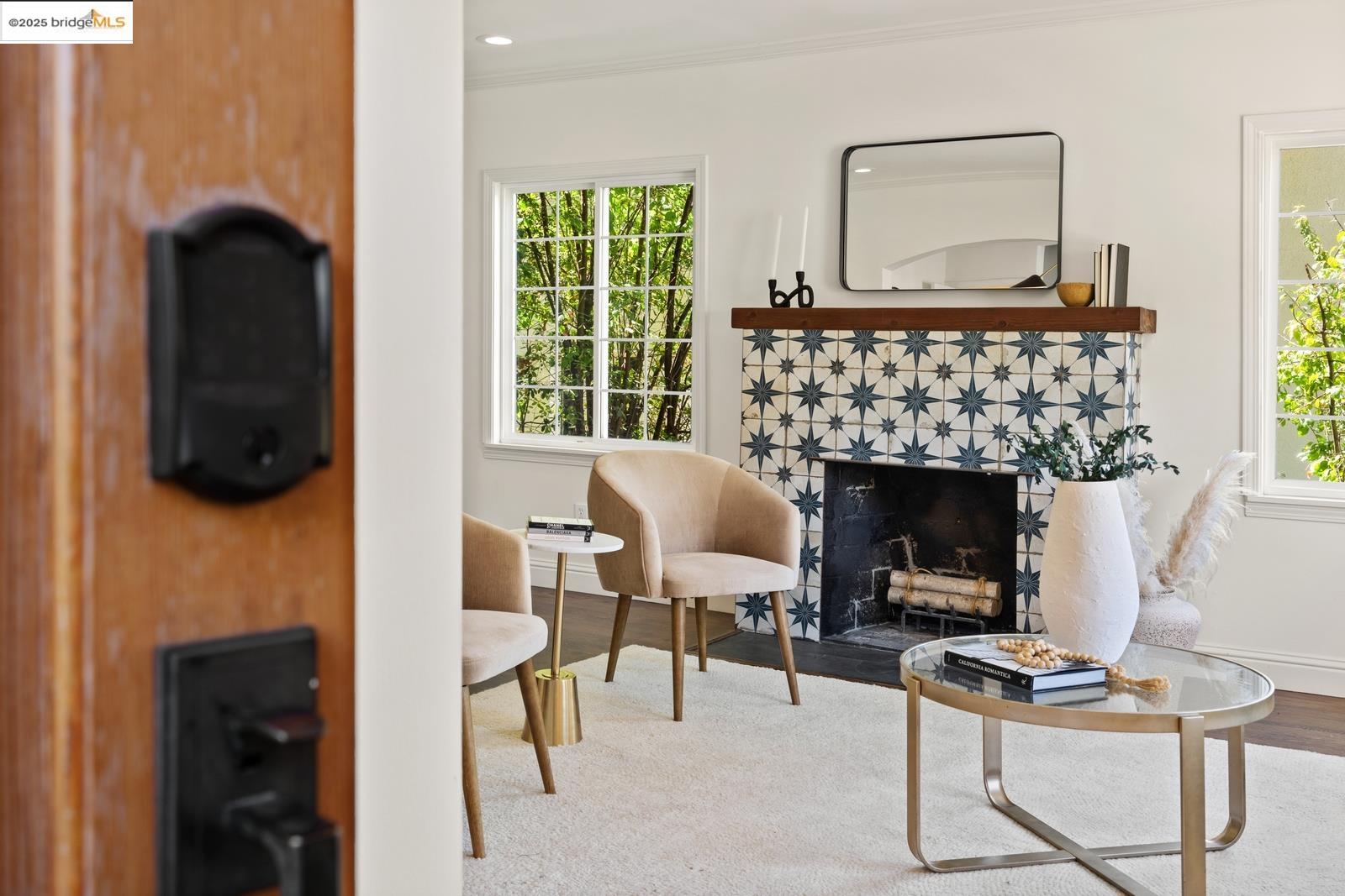 Detail Gallery Image 5 of 54 For 667 Mandana Blvd, Oakland,  CA 94610 - 3 Beds | 3 Baths