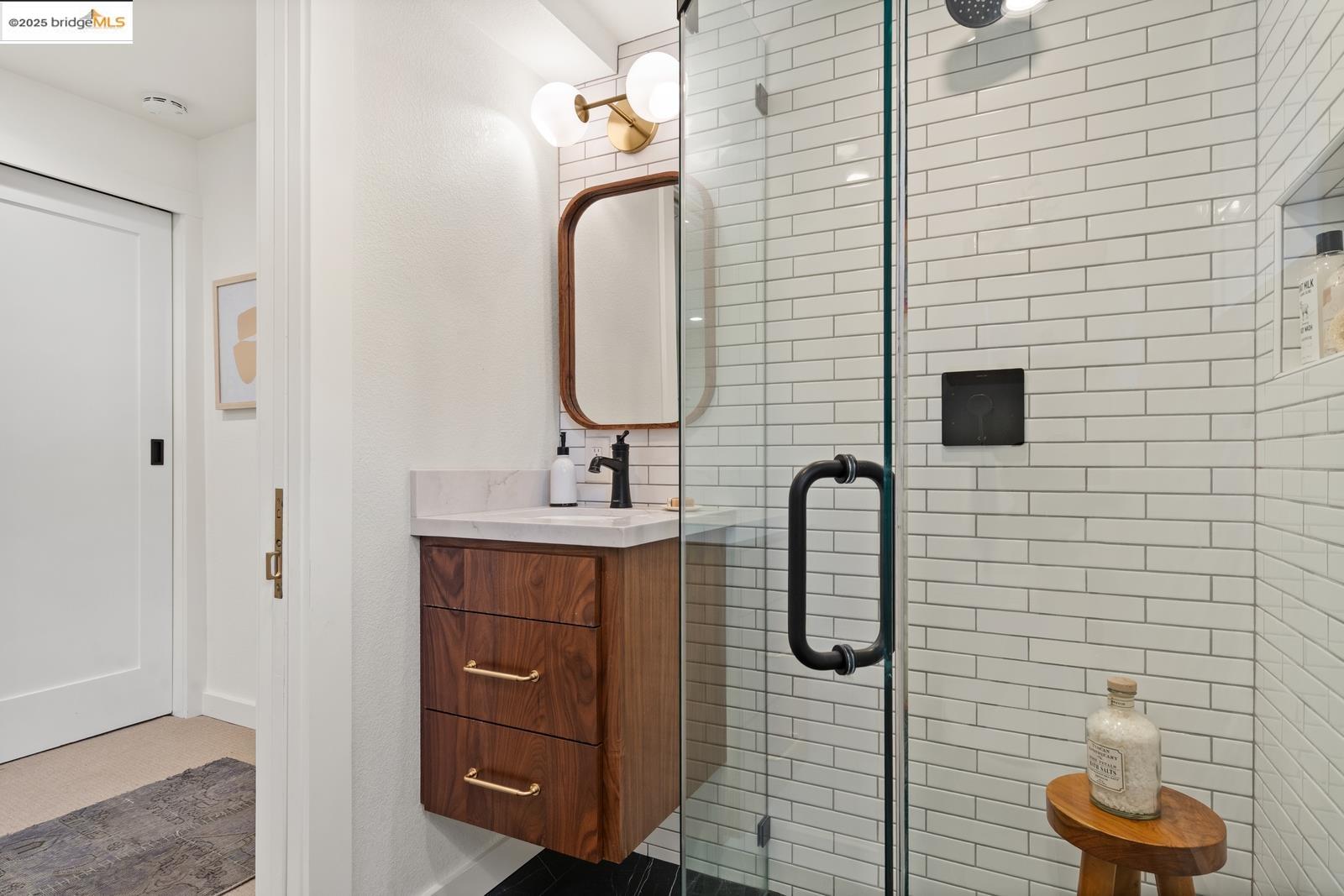 Detail Gallery Image 47 of 54 For 667 Mandana Blvd, Oakland,  CA 94610 - 3 Beds | 3 Baths