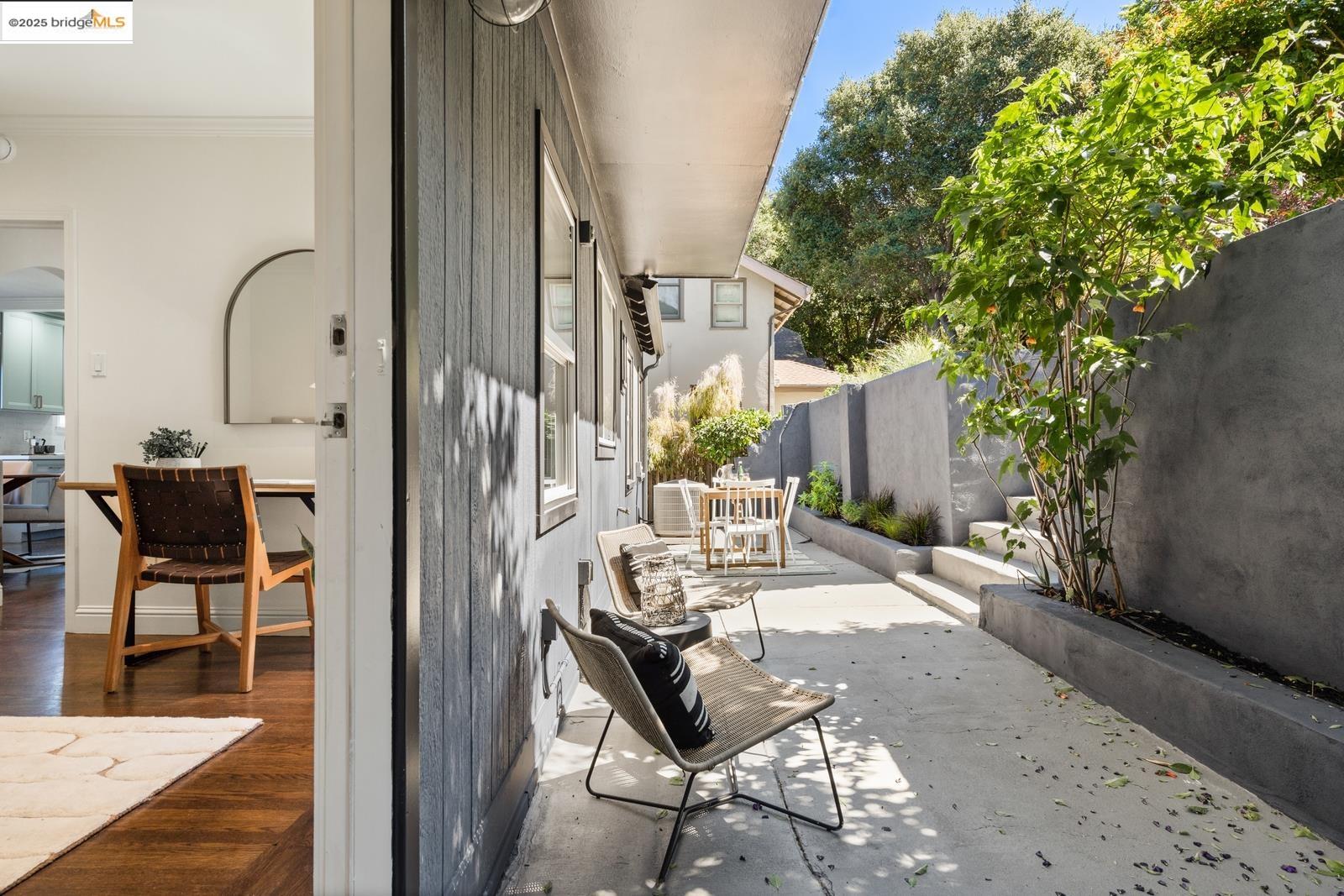 Detail Gallery Image 49 of 54 For 667 Mandana Blvd, Oakland,  CA 94610 - 3 Beds | 3 Baths