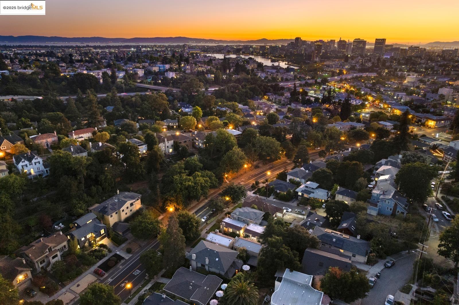 Detail Gallery Image 53 of 54 For 667 Mandana Blvd, Oakland,  CA 94610 - 3 Beds | 3 Baths