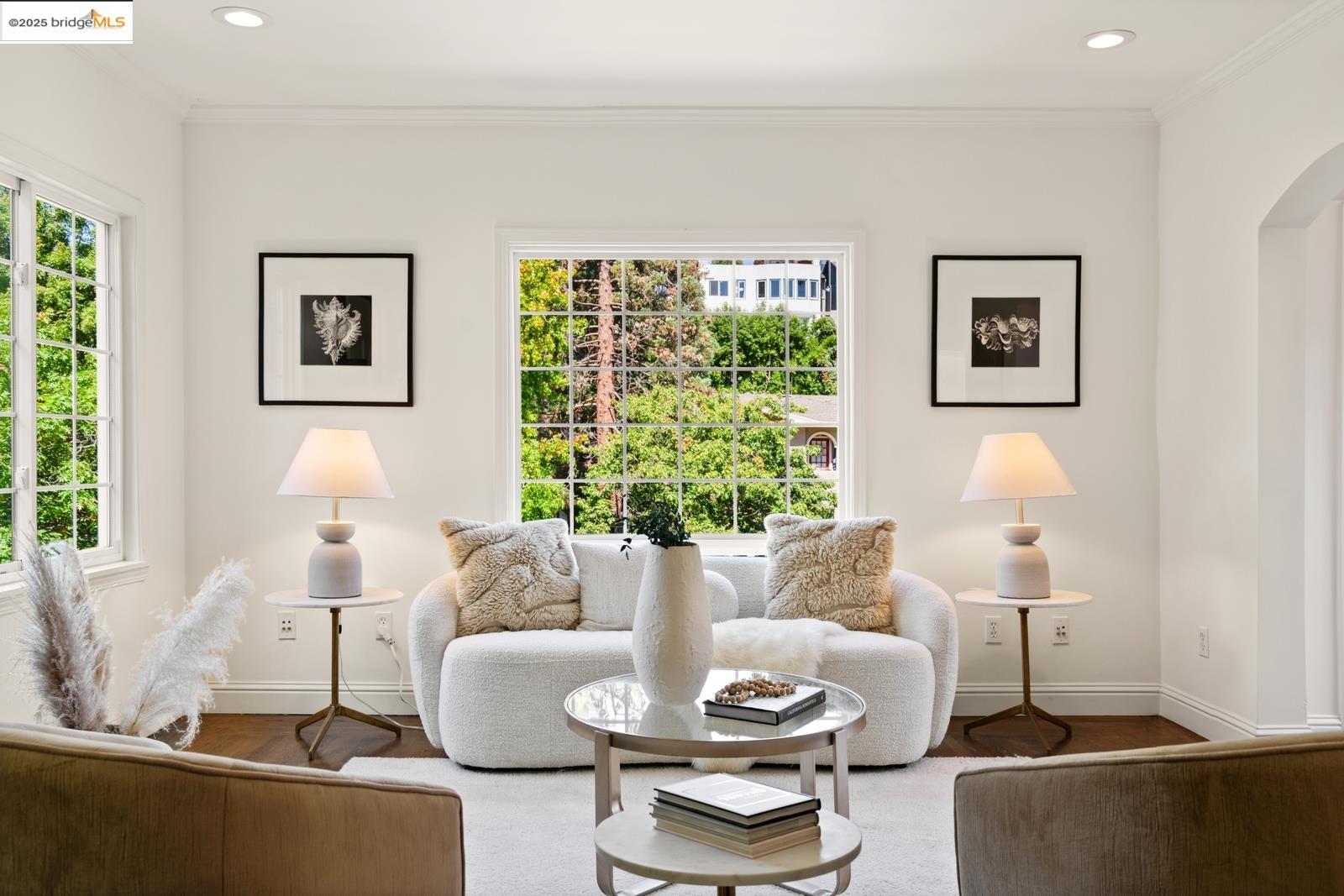 Detail Gallery Image 9 of 54 For 667 Mandana Blvd, Oakland,  CA 94610 - 3 Beds | 3 Baths