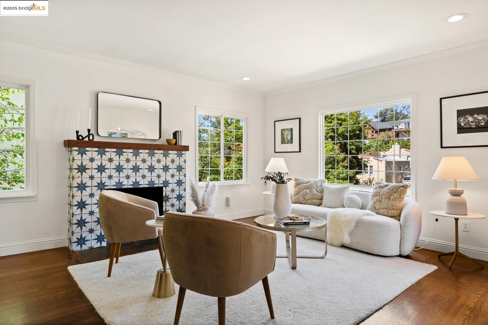 Detail Gallery Image 10 of 54 For 667 Mandana Blvd, Oakland,  CA 94610 - 3 Beds | 3 Baths