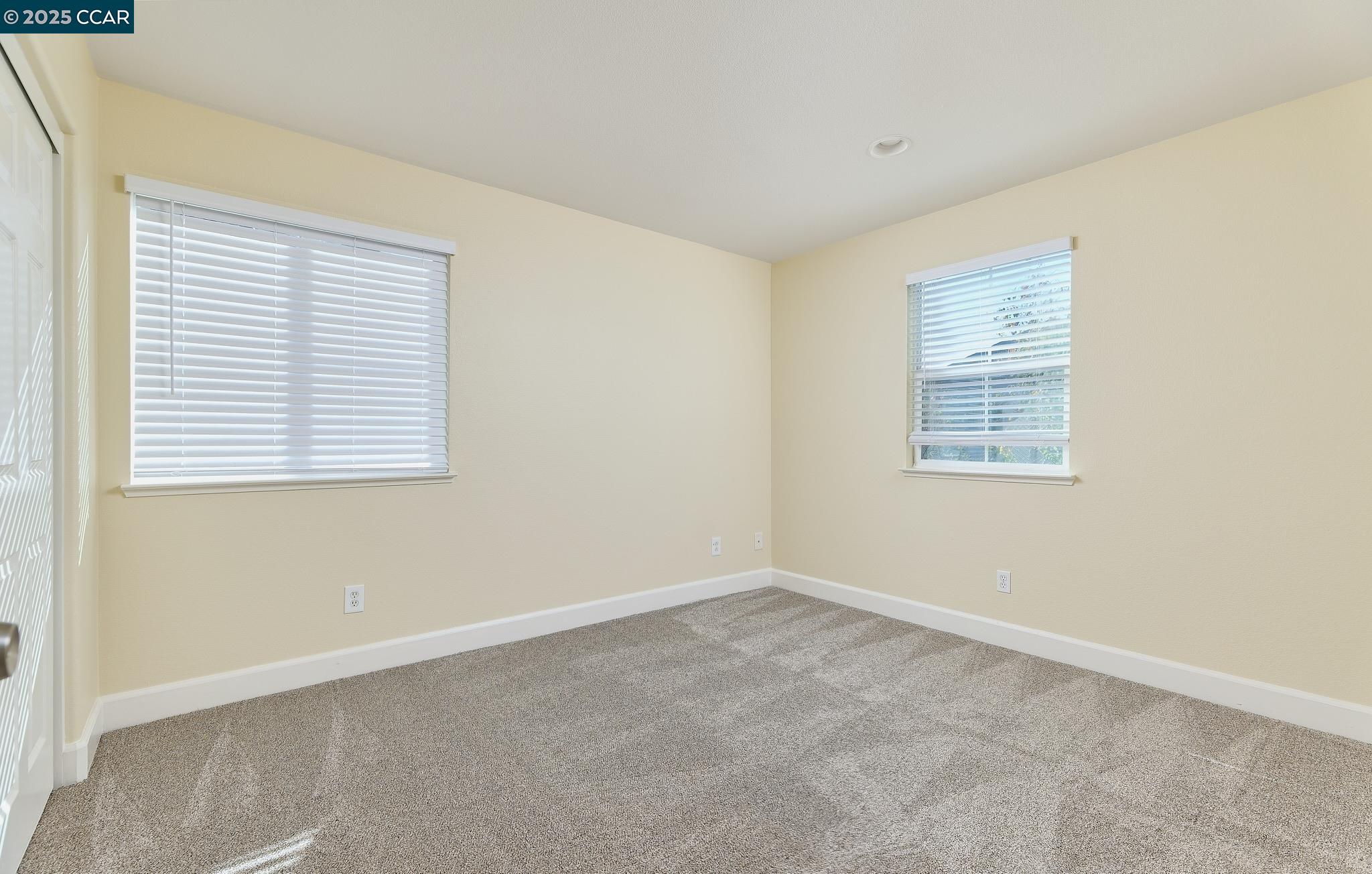 Detail Gallery Image 17 of 25 For 42 Mercury Ct, Pittsburg,  CA 94565 - 5 Beds | 2/1 Baths