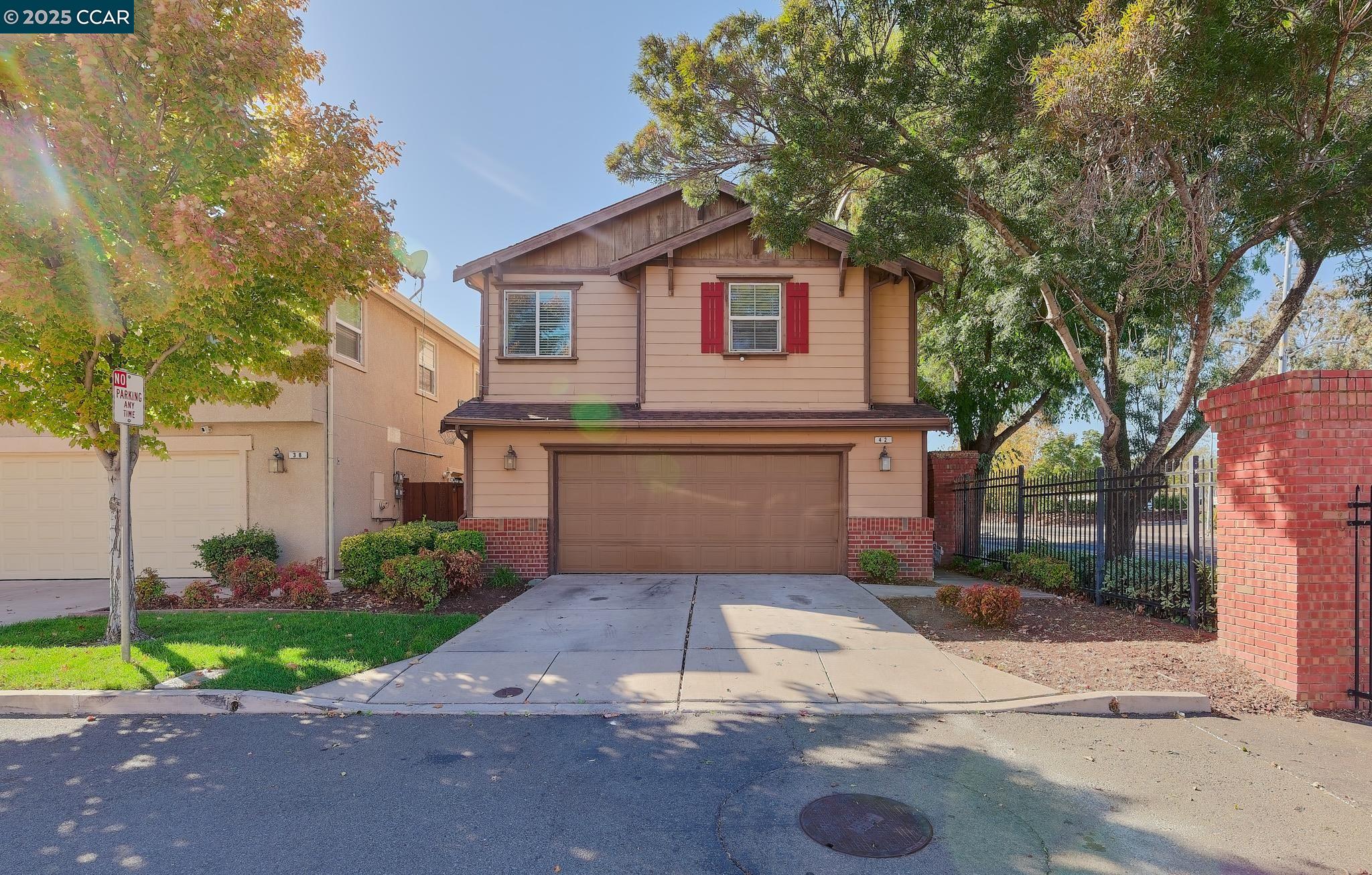 Detail Gallery Image 3 of 25 For 42 Mercury Ct, Pittsburg,  CA 94565 - 5 Beds | 2/1 Baths
