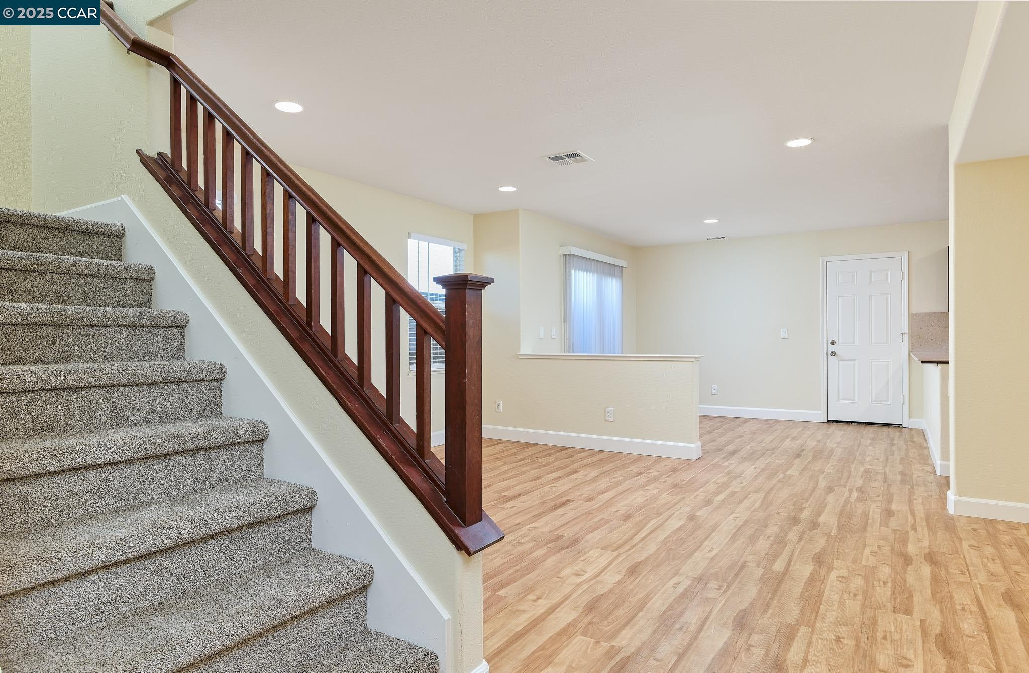 Detail Gallery Image 23 of 25 For 42 Mercury Ct, Pittsburg,  CA 94565 - 5 Beds | 2/1 Baths