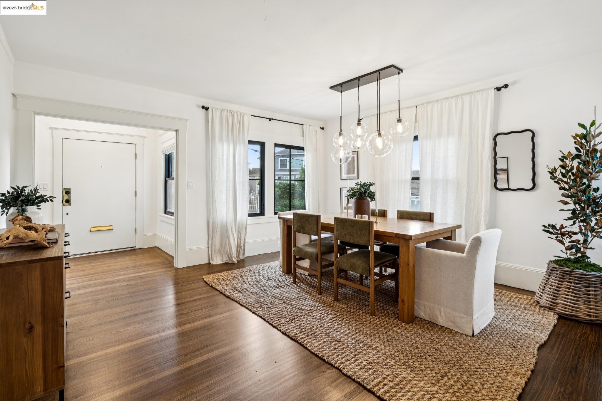 Detail Gallery Image 11 of 44 For 3925 Balfour Avenue, Oakland,  CA 94610 - 3 Beds | 2 Baths