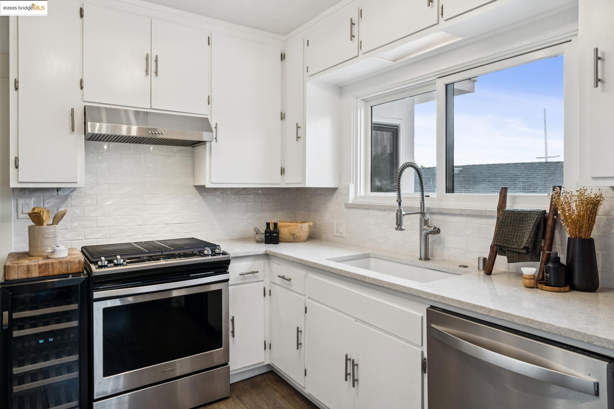 Detail Gallery Image 16 of 44 For 3925 Balfour Avenue, Oakland,  CA 94610 - 3 Beds | 2 Baths