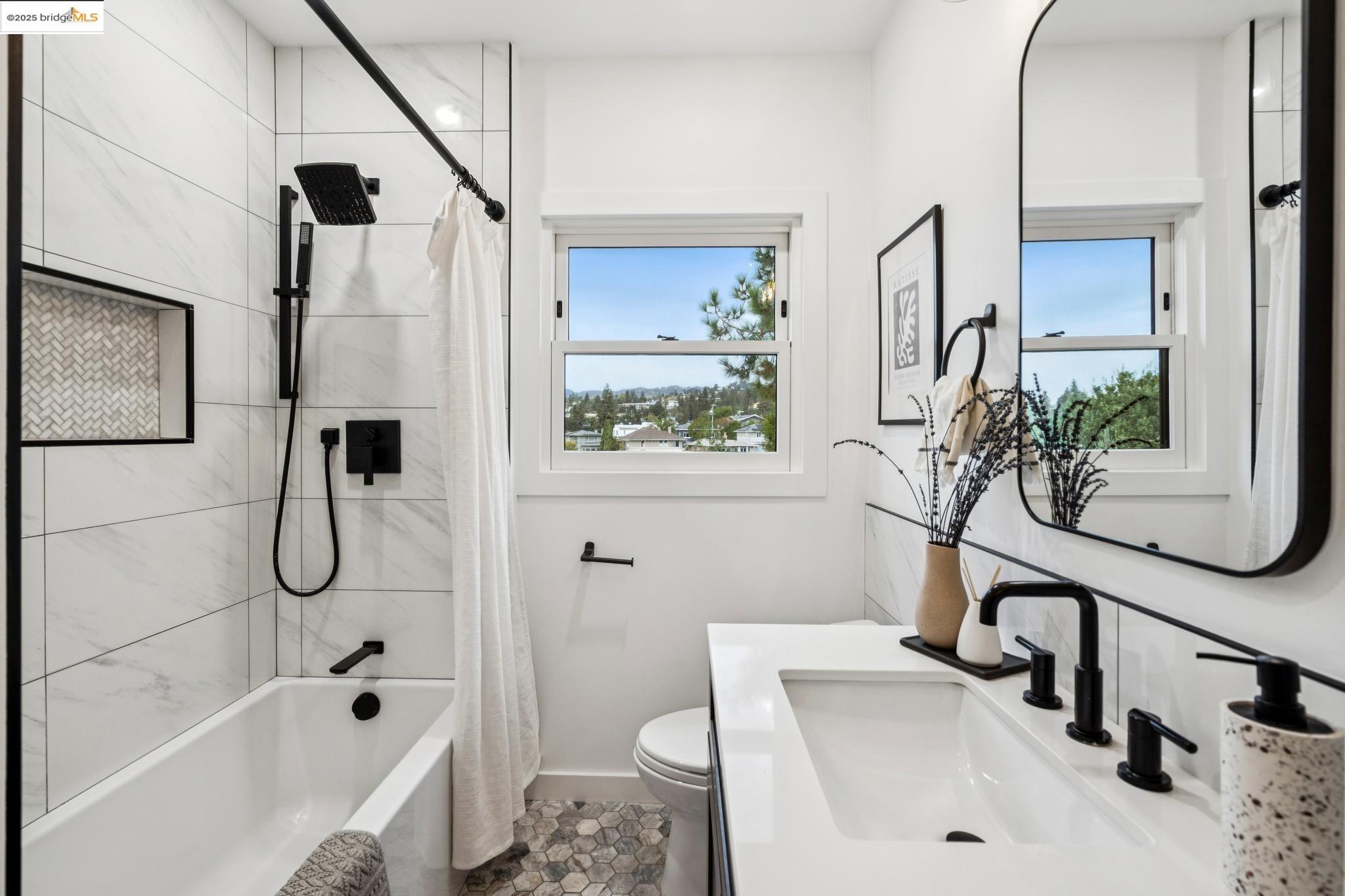 Detail Gallery Image 24 of 44 For 3925 Balfour Avenue, Oakland,  CA 94610 - 3 Beds | 2 Baths