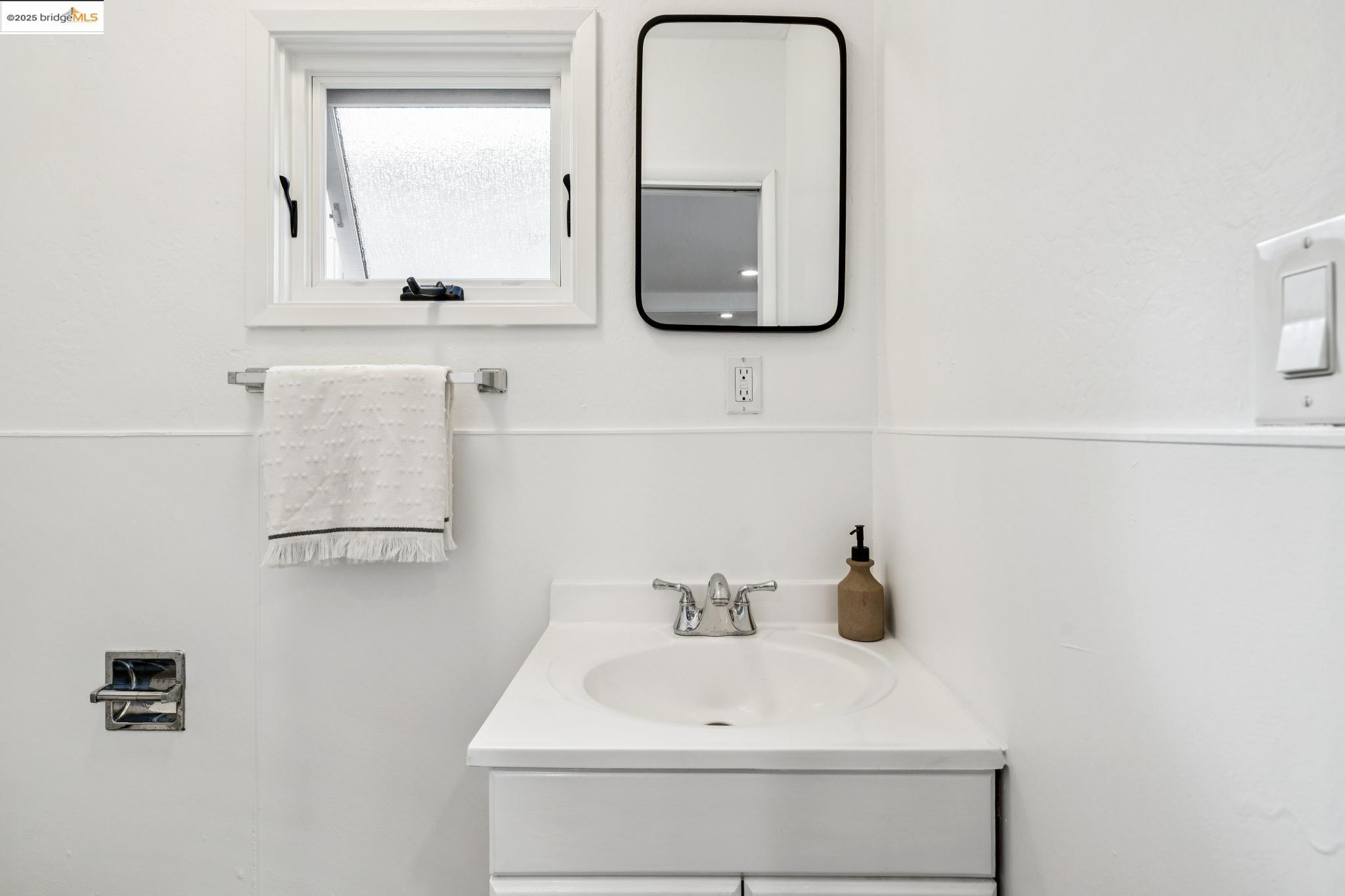 Detail Gallery Image 34 of 44 For 3925 Balfour Avenue, Oakland,  CA 94610 - 3 Beds | 2 Baths