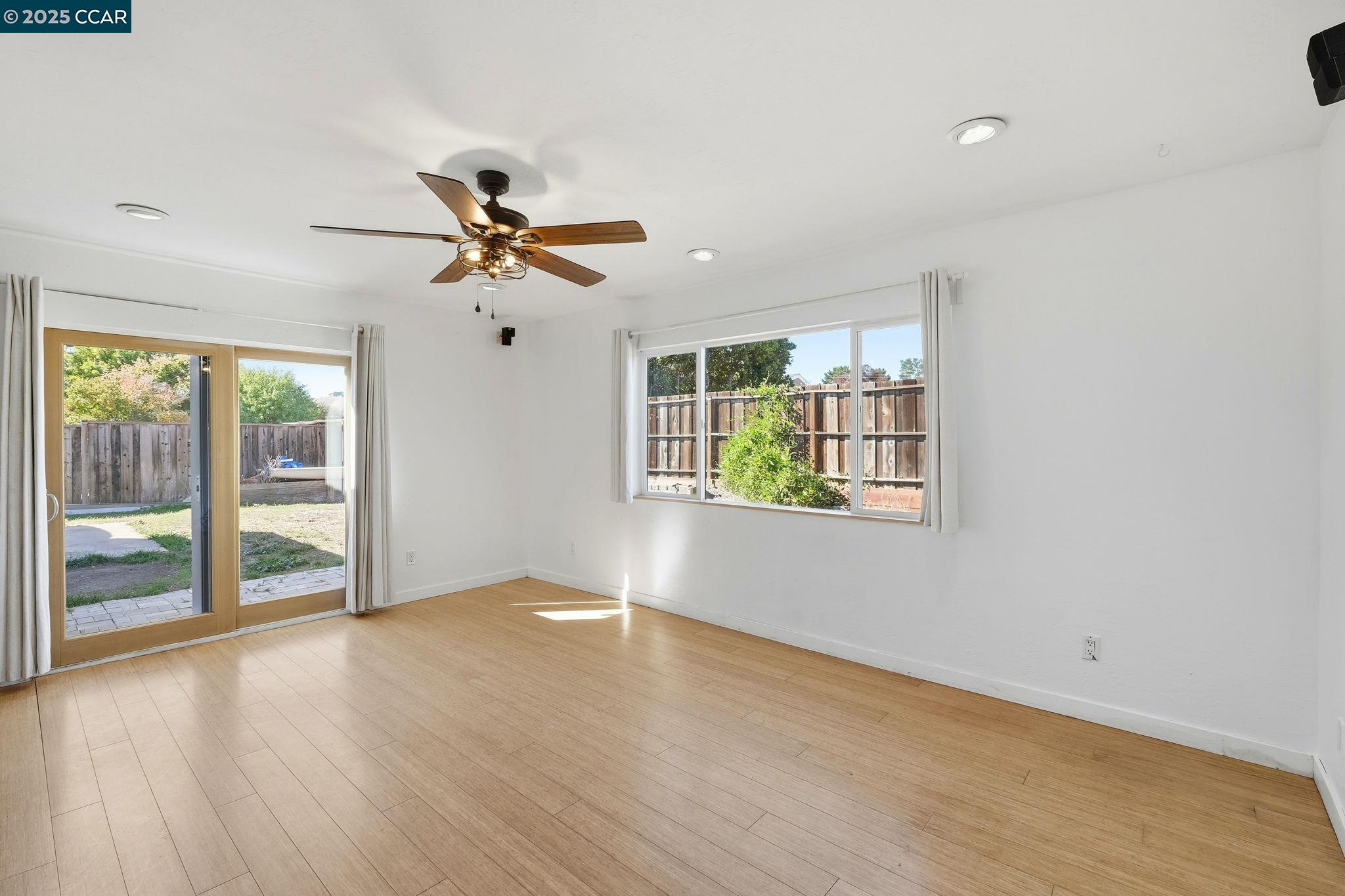 Detail Gallery Image 11 of 36 For 1288 Kentucky Dr, Concord,  CA 94521 - 3 Beds | 2 Baths