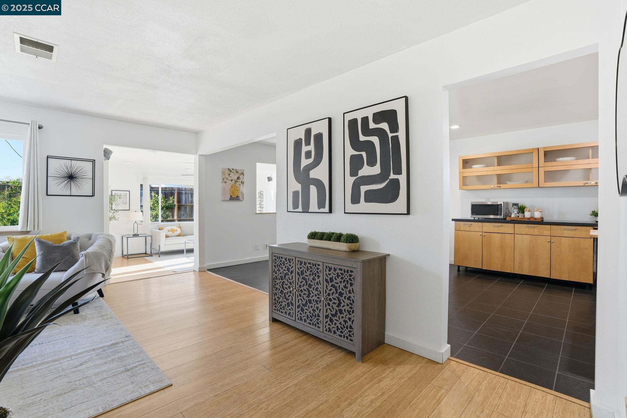 Detail Gallery Image 11 of 42 For 1288 Kentucky Dr, Concord,  CA 94521 - 3 Beds | 2 Baths