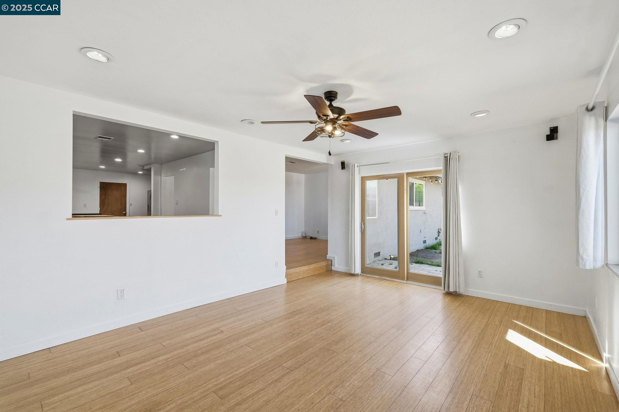 Detail Gallery Image 12 of 36 For 1288 Kentucky Dr, Concord,  CA 94521 - 3 Beds | 2 Baths