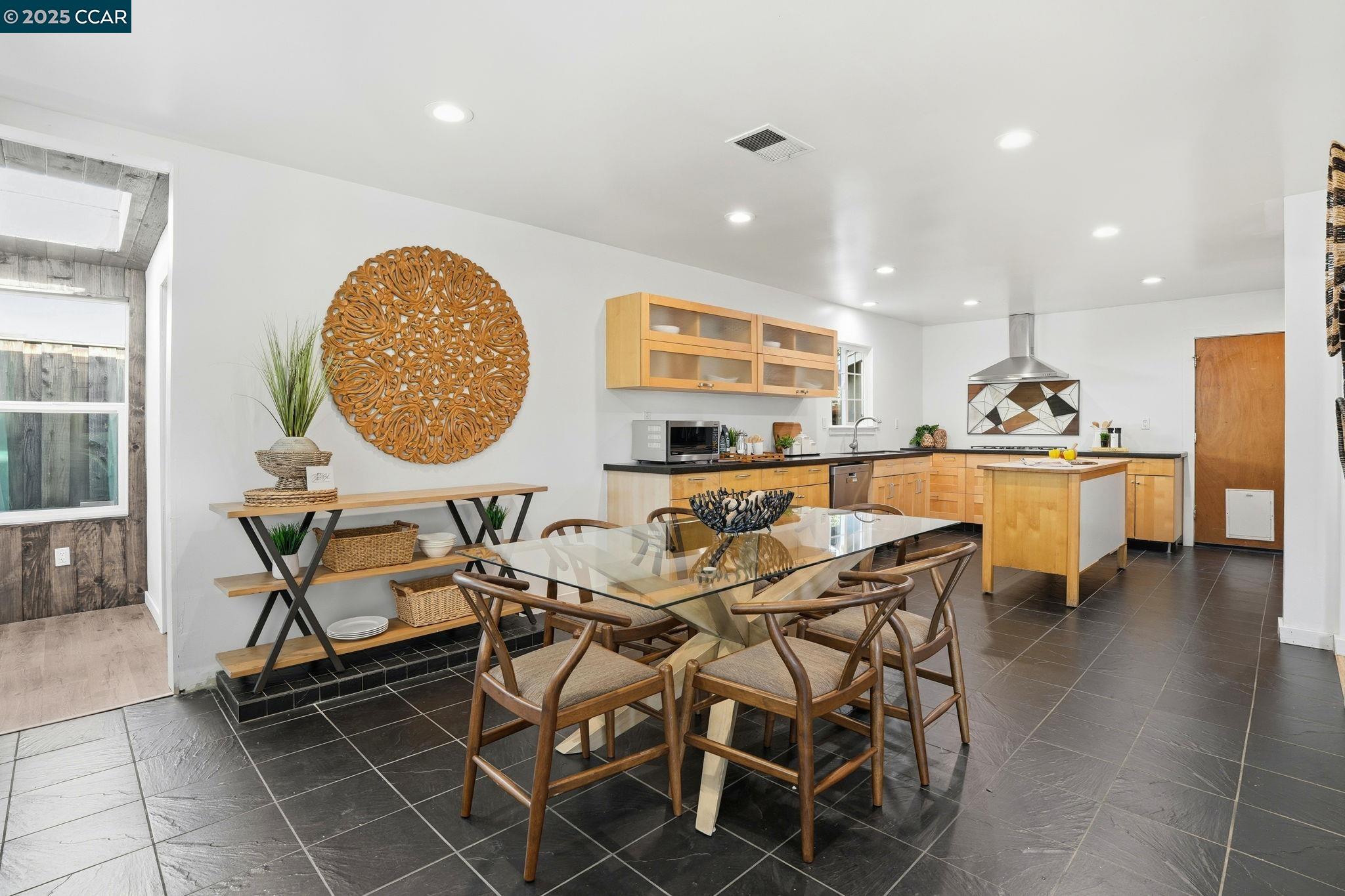 Detail Gallery Image 20 of 42 For 1288 Kentucky Dr, Concord,  CA 94521 - 3 Beds | 2 Baths