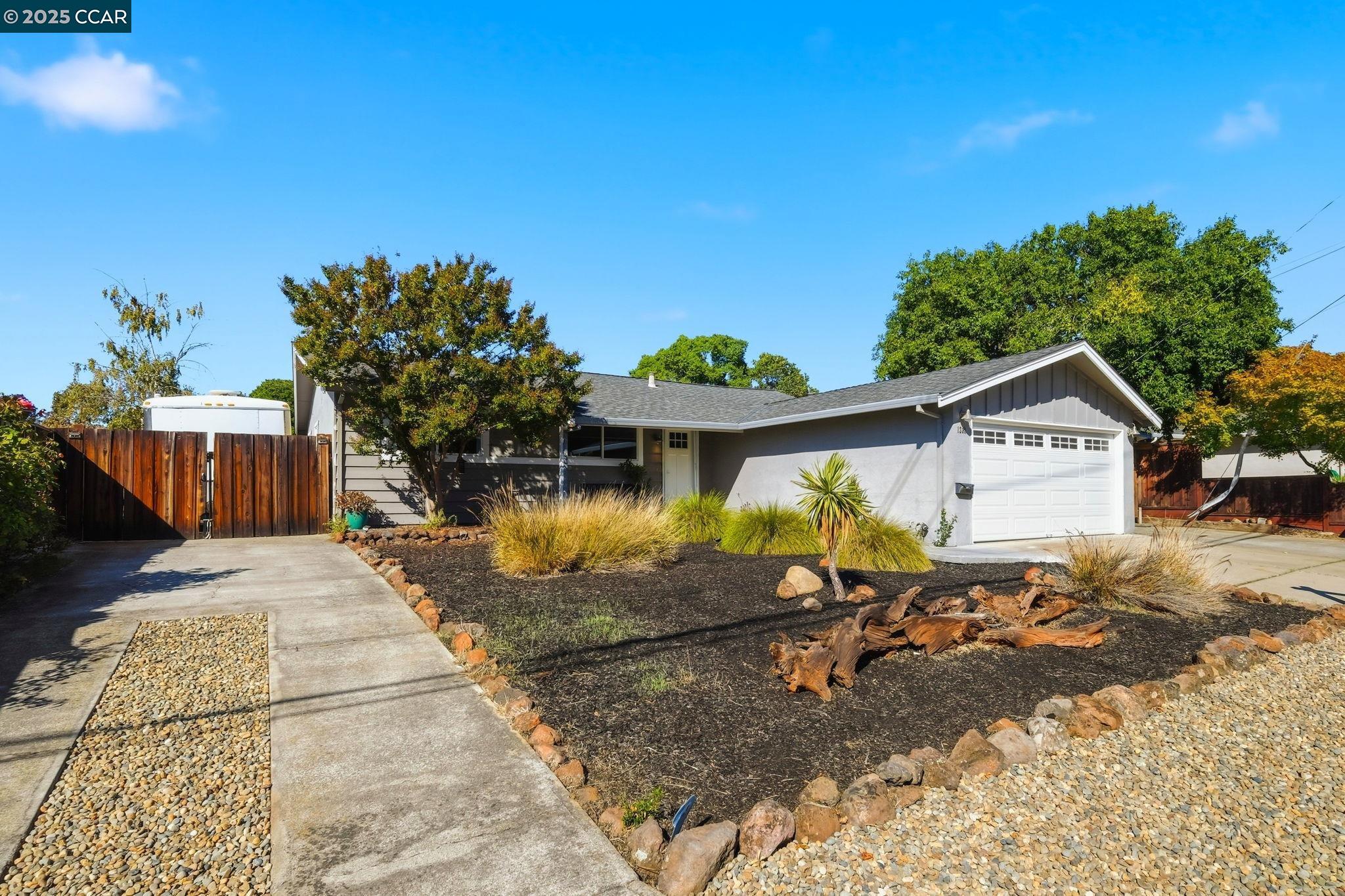 Detail Gallery Image 3 of 36 For 1288 Kentucky Dr, Concord,  CA 94521 - 3 Beds | 2 Baths