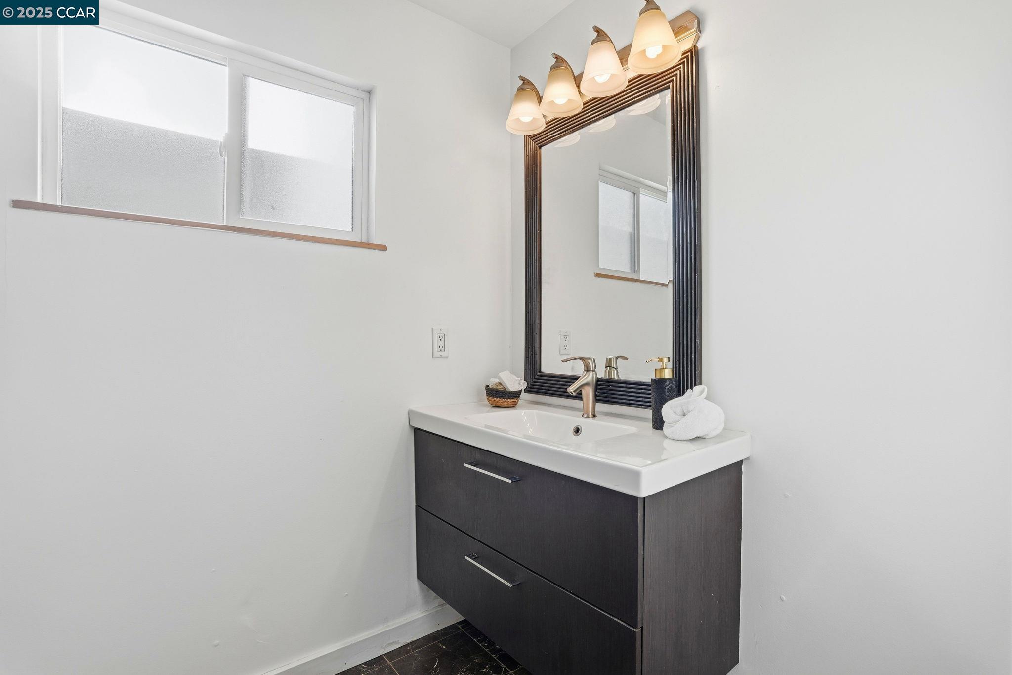 Detail Gallery Image 35 of 42 For 1288 Kentucky Dr, Concord,  CA 94521 - 3 Beds | 2 Baths