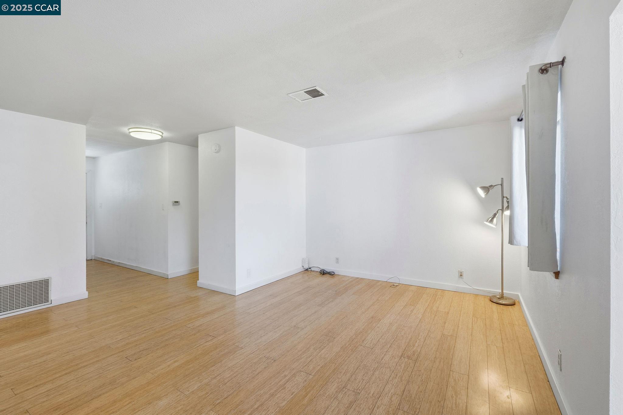 Detail Gallery Image 7 of 36 For 1288 Kentucky Dr, Concord,  CA 94521 - 3 Beds | 2 Baths