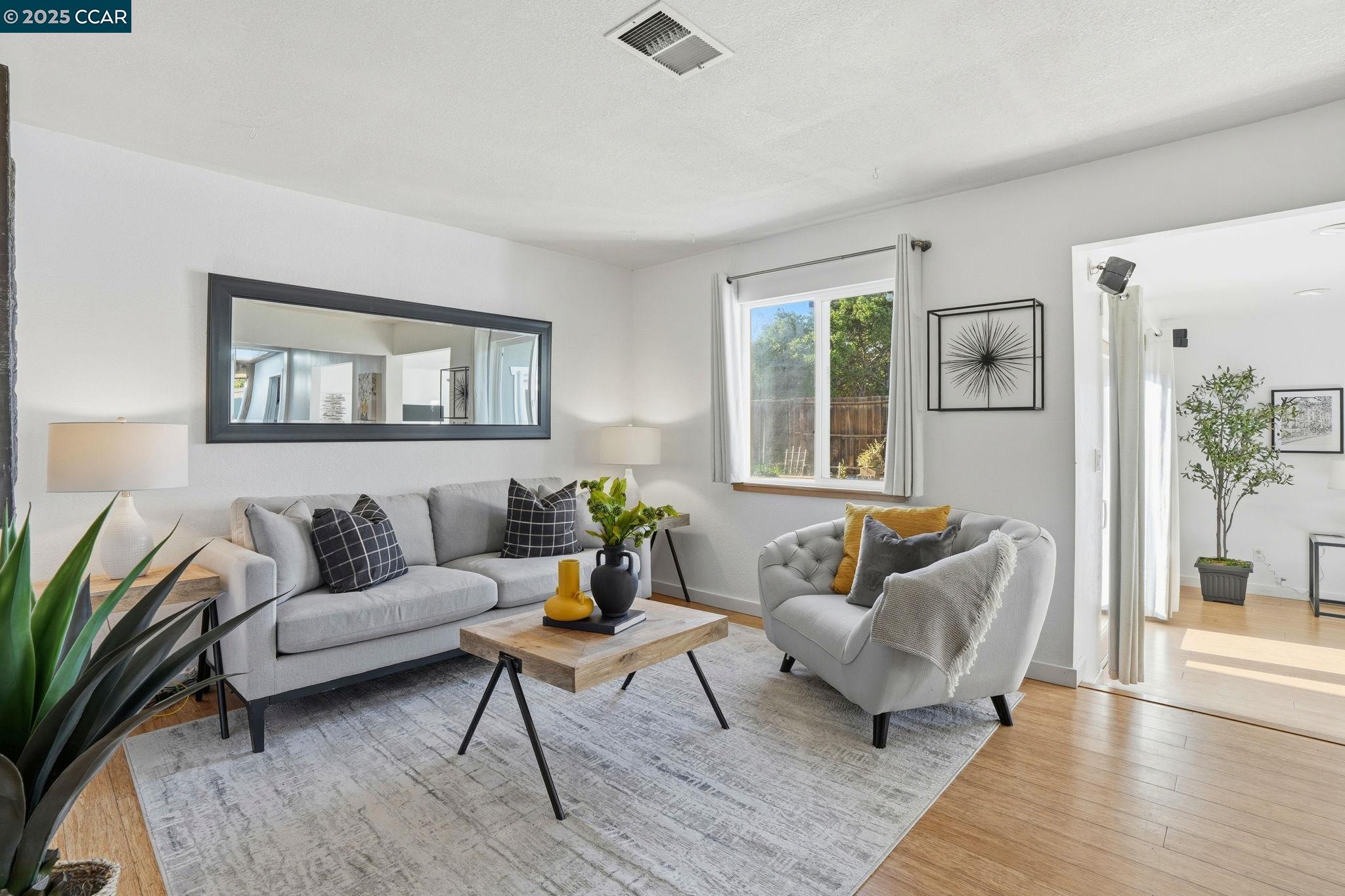 Detail Gallery Image 8 of 42 For 1288 Kentucky Dr, Concord,  CA 94521 - 3 Beds | 2 Baths