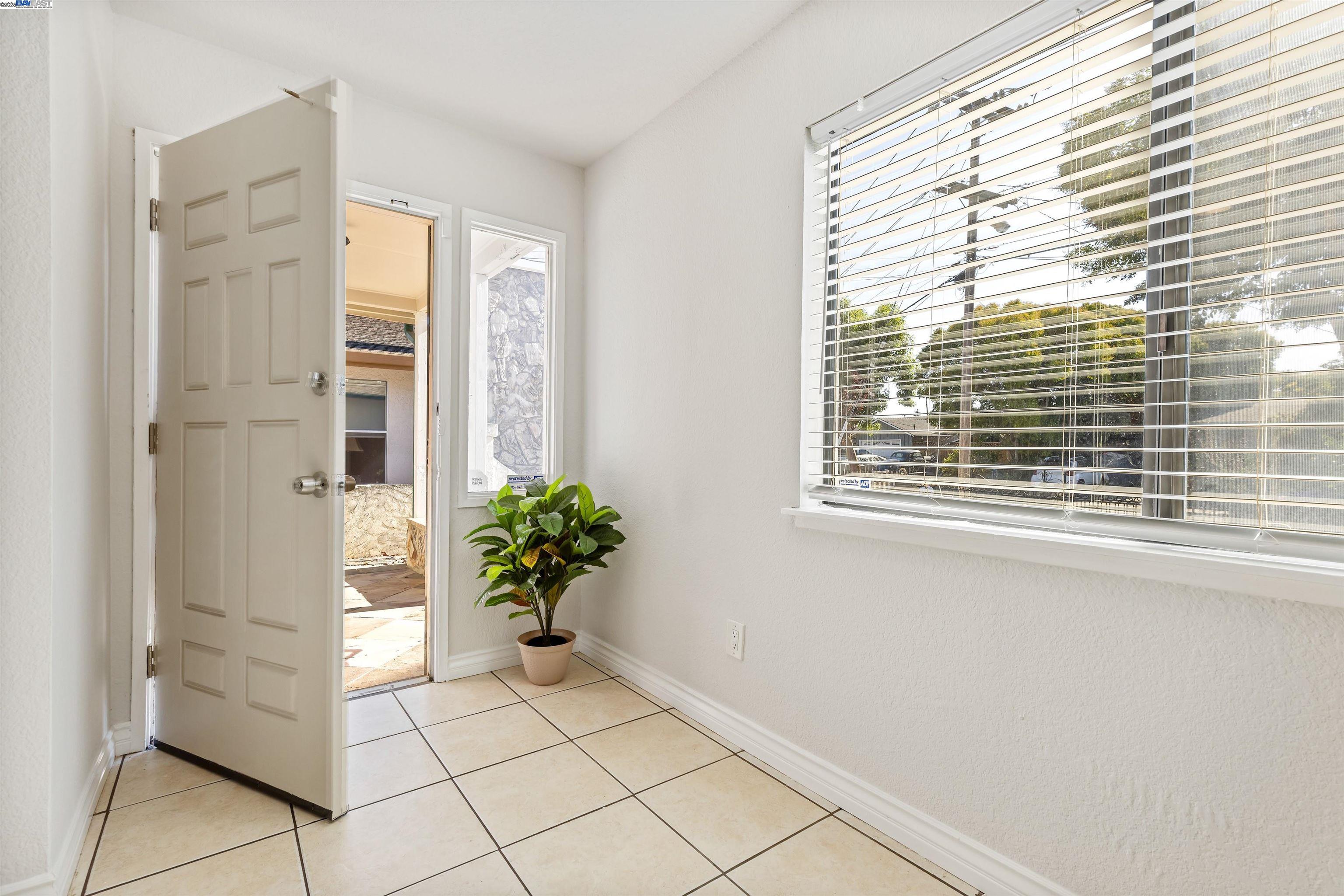 Detail Gallery Image 7 of 26 For 33528 13th Street, Union City,  CA 94587 - 3 Beds | 2 Baths