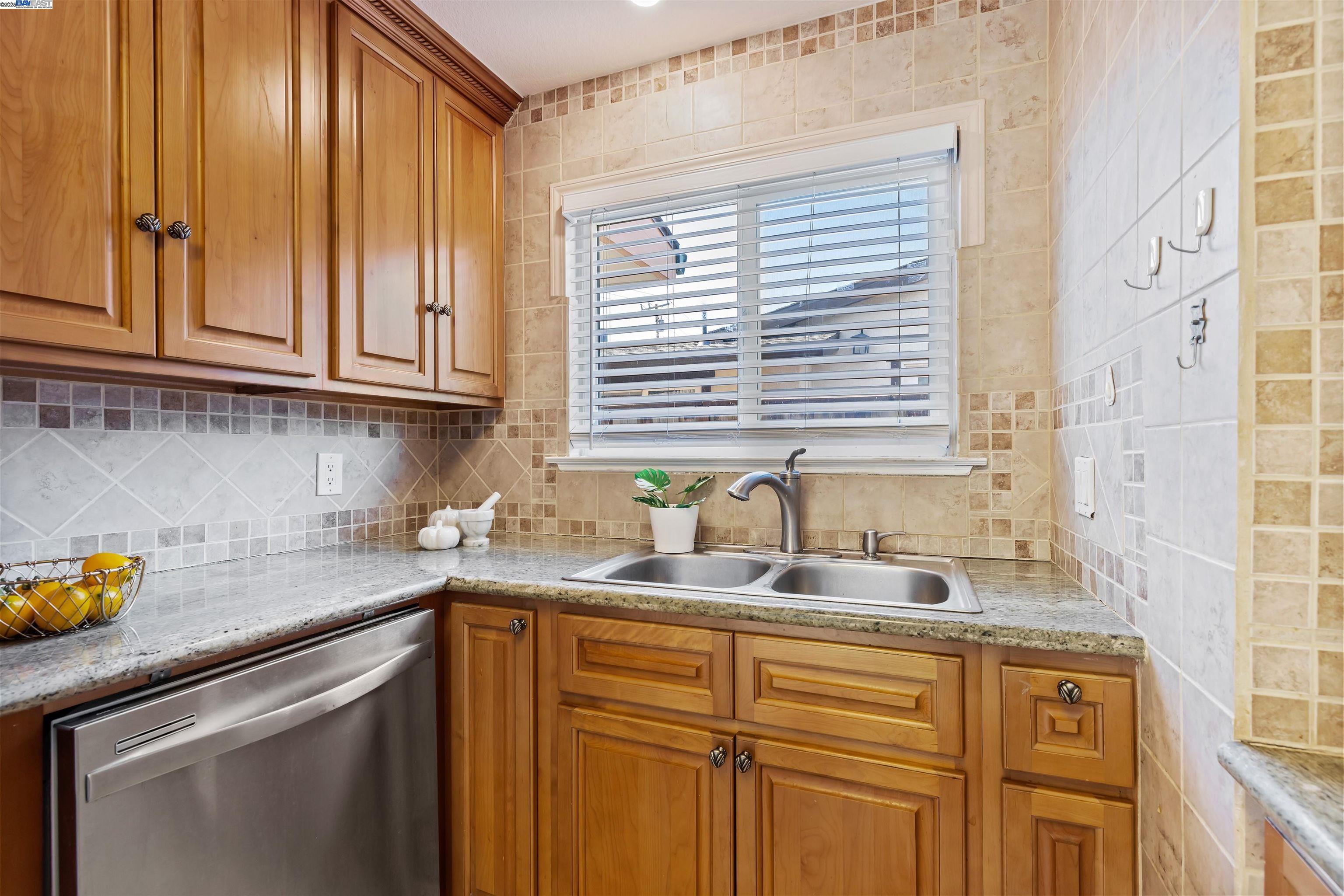 Detail Gallery Image 10 of 26 For 33528 13th Street, Union City,  CA 94587 - 3 Beds | 2 Baths