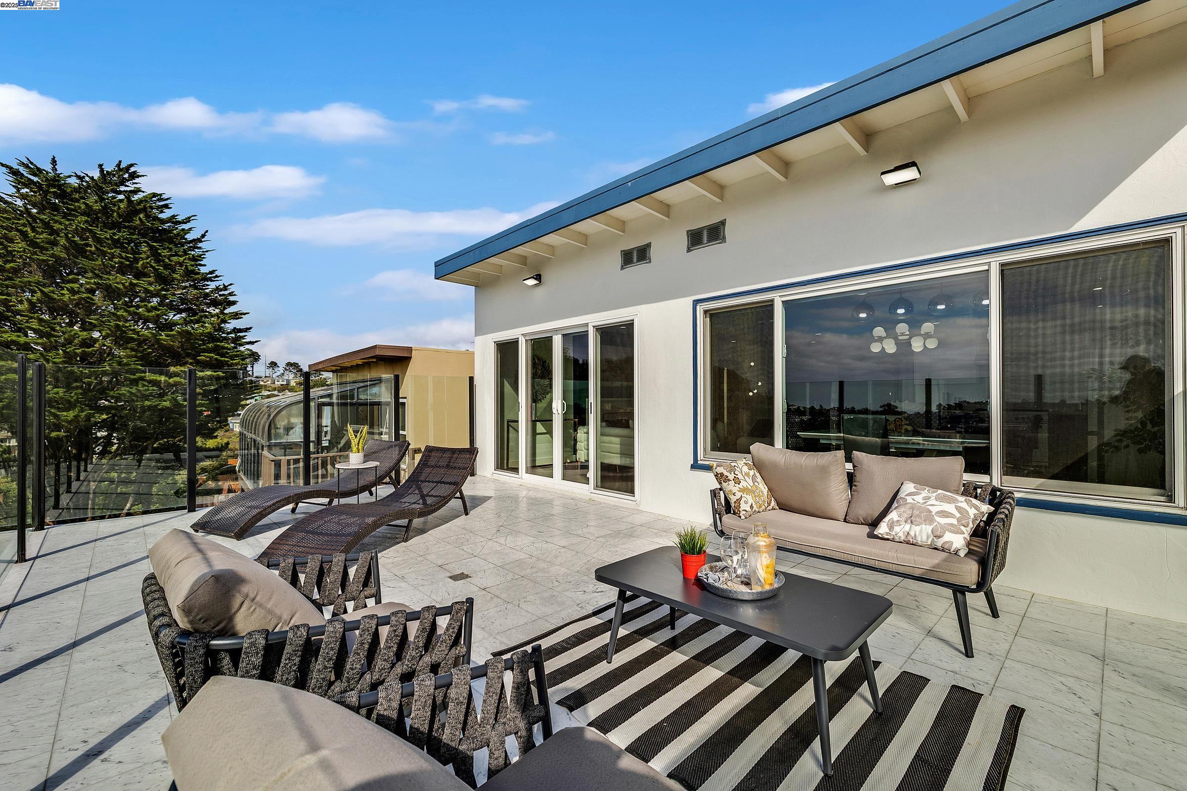 Detail Gallery Image 29 of 39 For 105 Skyview Way, San Francisco,  CA 94131 - 4 Beds | 3 Baths