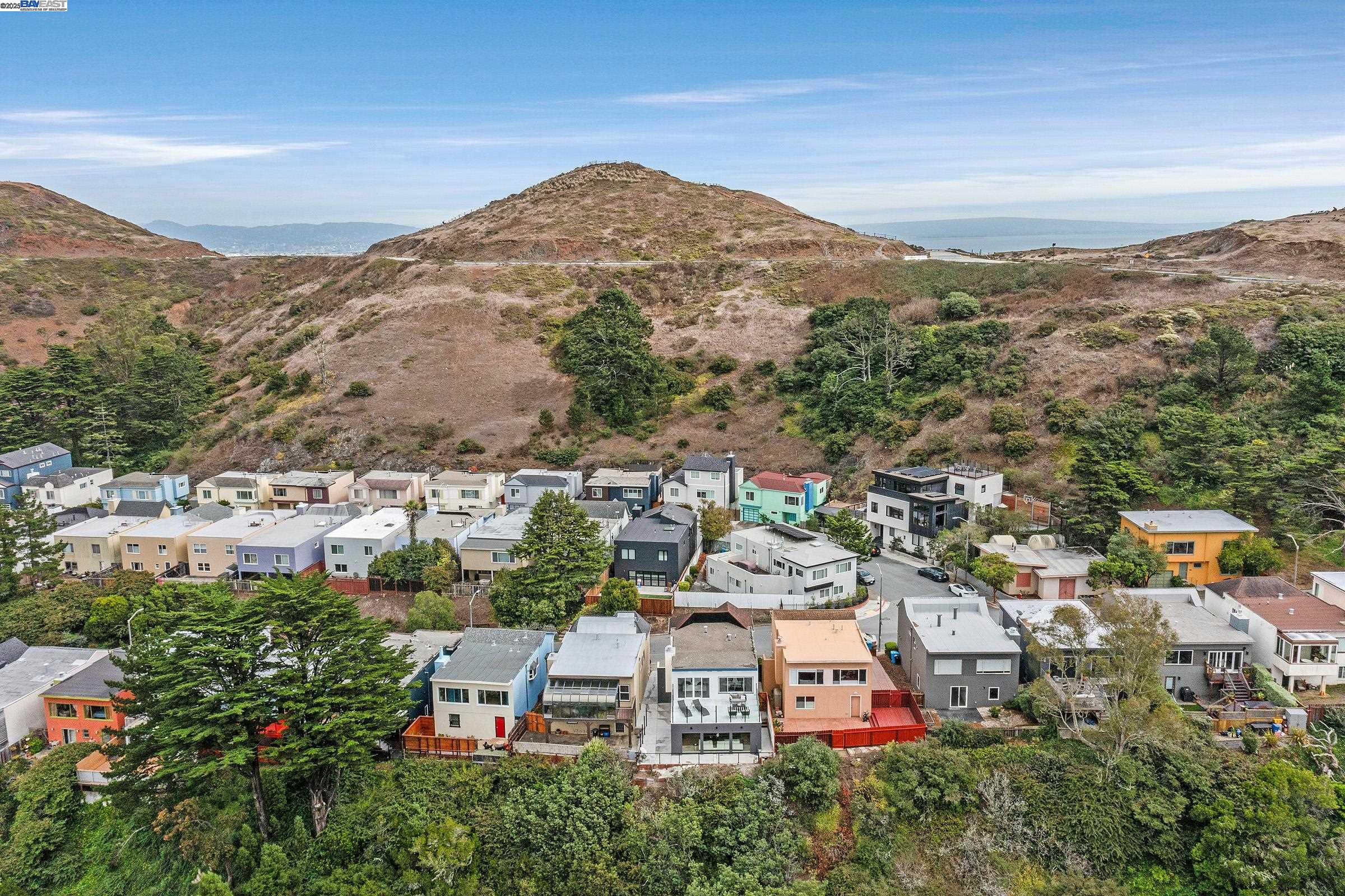 Detail Gallery Image 36 of 39 For 105 Skyview Way, San Francisco,  CA 94131 - 4 Beds | 3 Baths