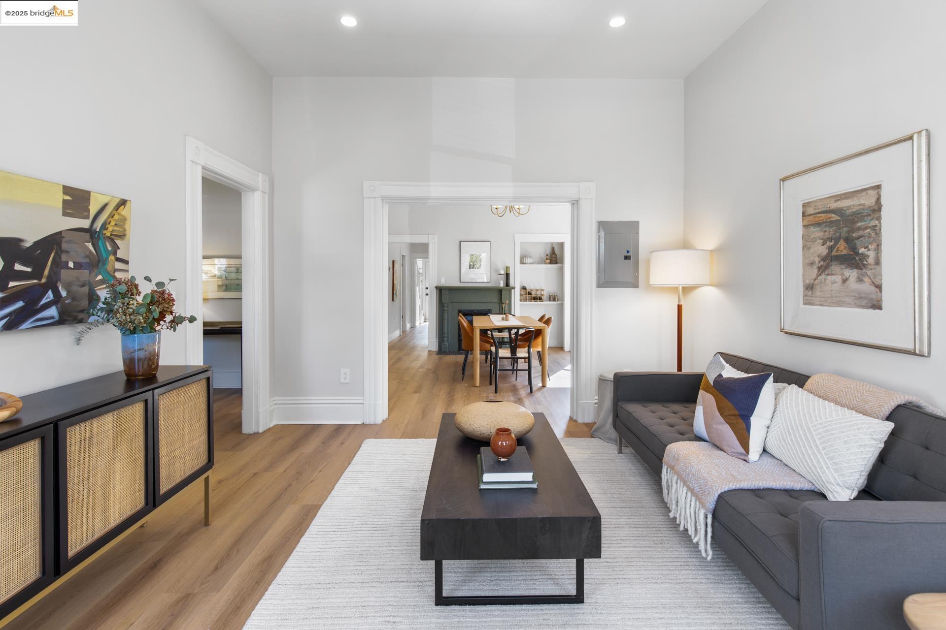 Detail Gallery Image 8 of 60 For 1023 54th St, Oakland,  CA 94608 - – Beds | – Baths