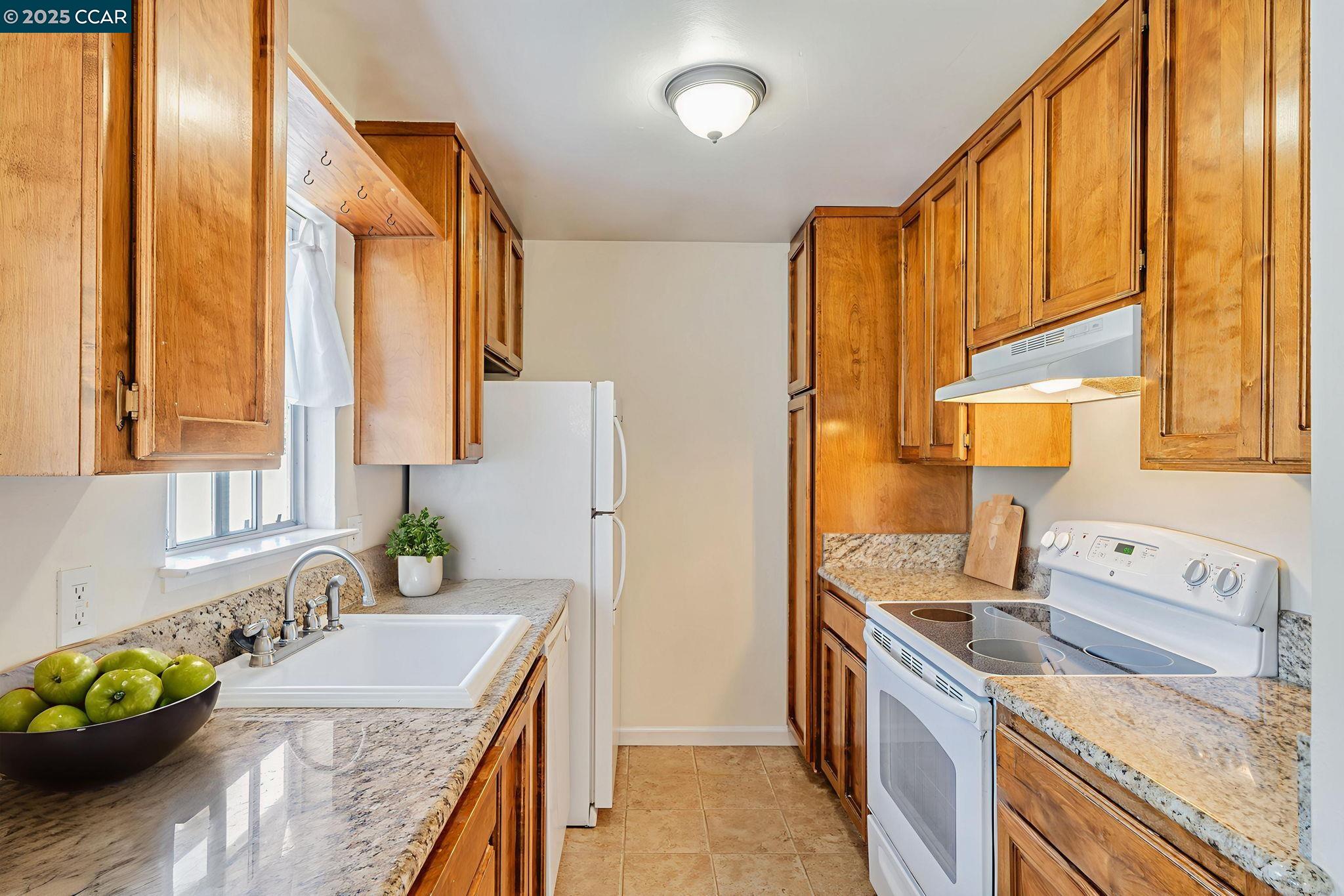 Detail Gallery Image 9 of 40 For 68 Peters Ave #6,  Pleasanton,  CA 94566 - 1 Beds | 1 Baths