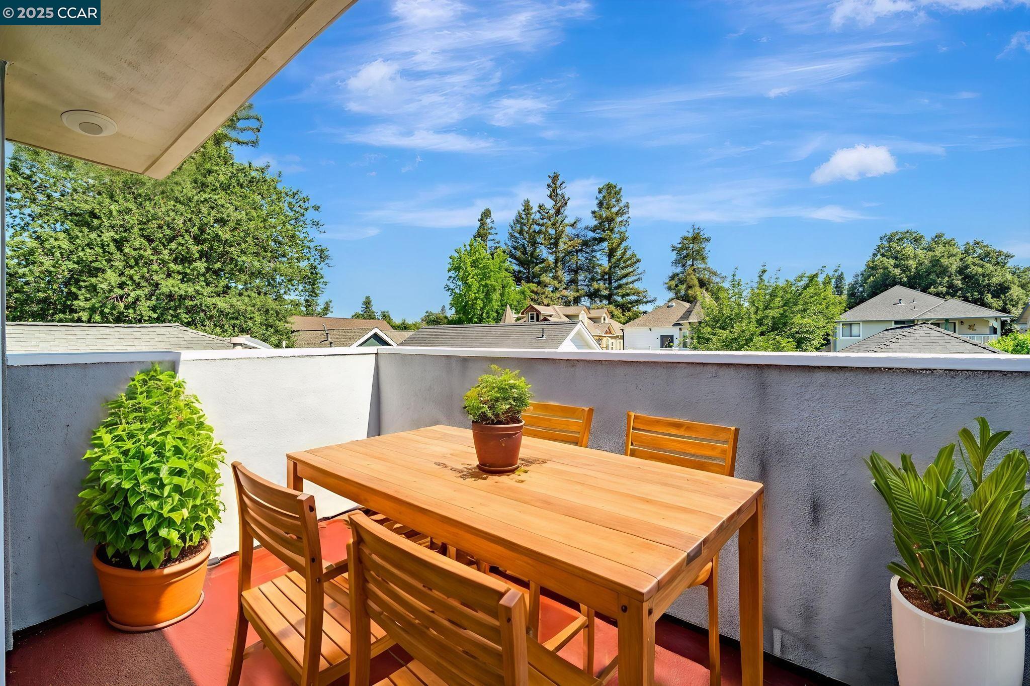 Detail Gallery Image 14 of 41 For 68 Peters Ave #6,  Pleasanton,  CA 94566 - 1 Beds | 1 Baths