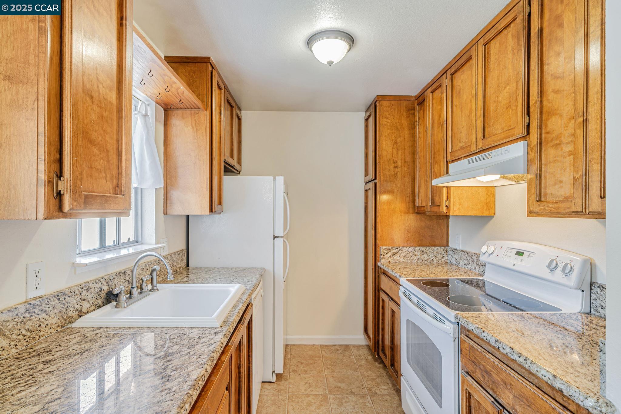 Detail Gallery Image 18 of 41 For 68 Peters Ave #6,  Pleasanton,  CA 94566 - 1 Beds | 1 Baths