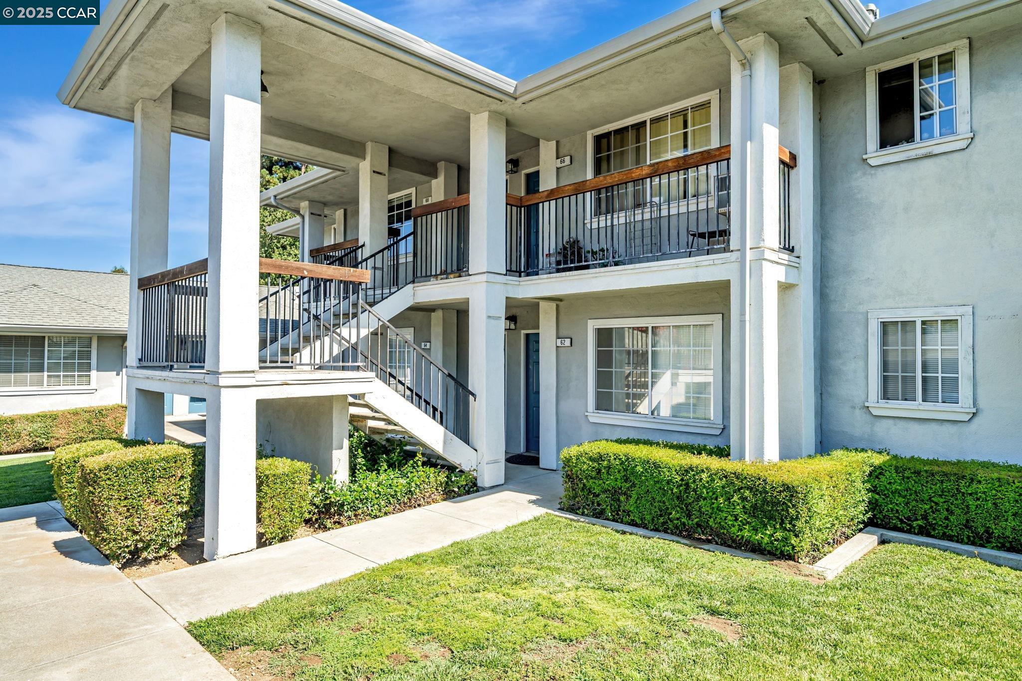 Detail Gallery Image 4 of 41 For 68 Peters Ave #6,  Pleasanton,  CA 94566 - 1 Beds | 1 Baths