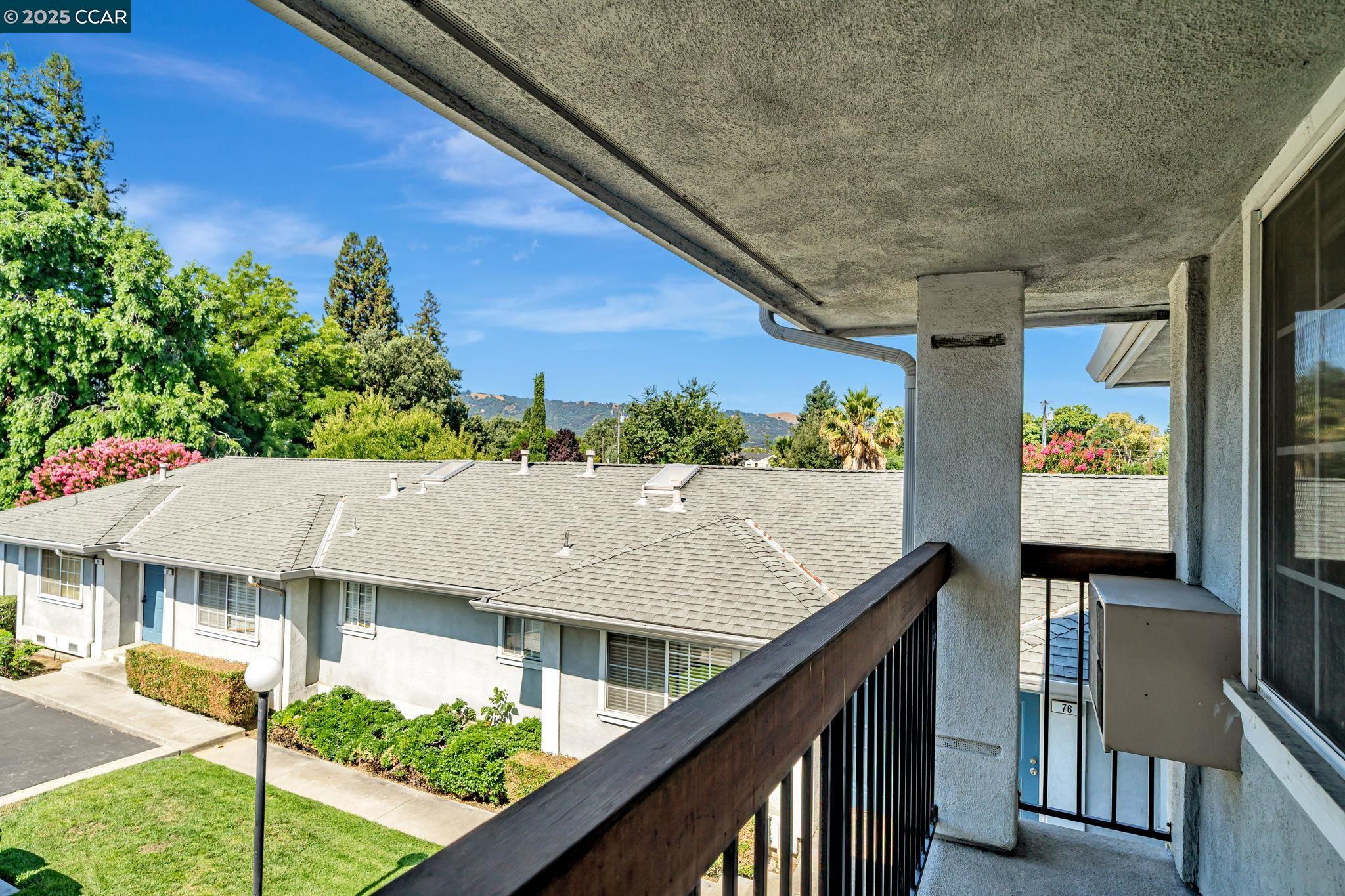 Detail Gallery Image 5 of 41 For 68 Peters Ave #6,  Pleasanton,  CA 94566 - 1 Beds | 1 Baths