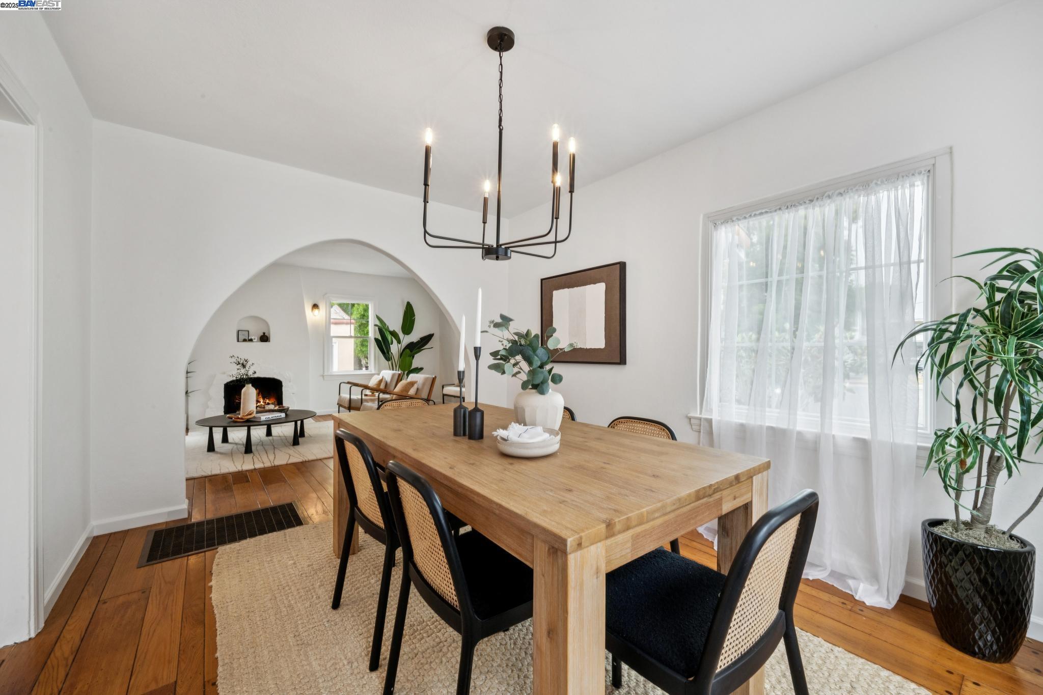 Detail Gallery Image 14 of 40 For 3764 35th Avenue, Oakland,  CA 94619 - 2 Beds | 1 Baths