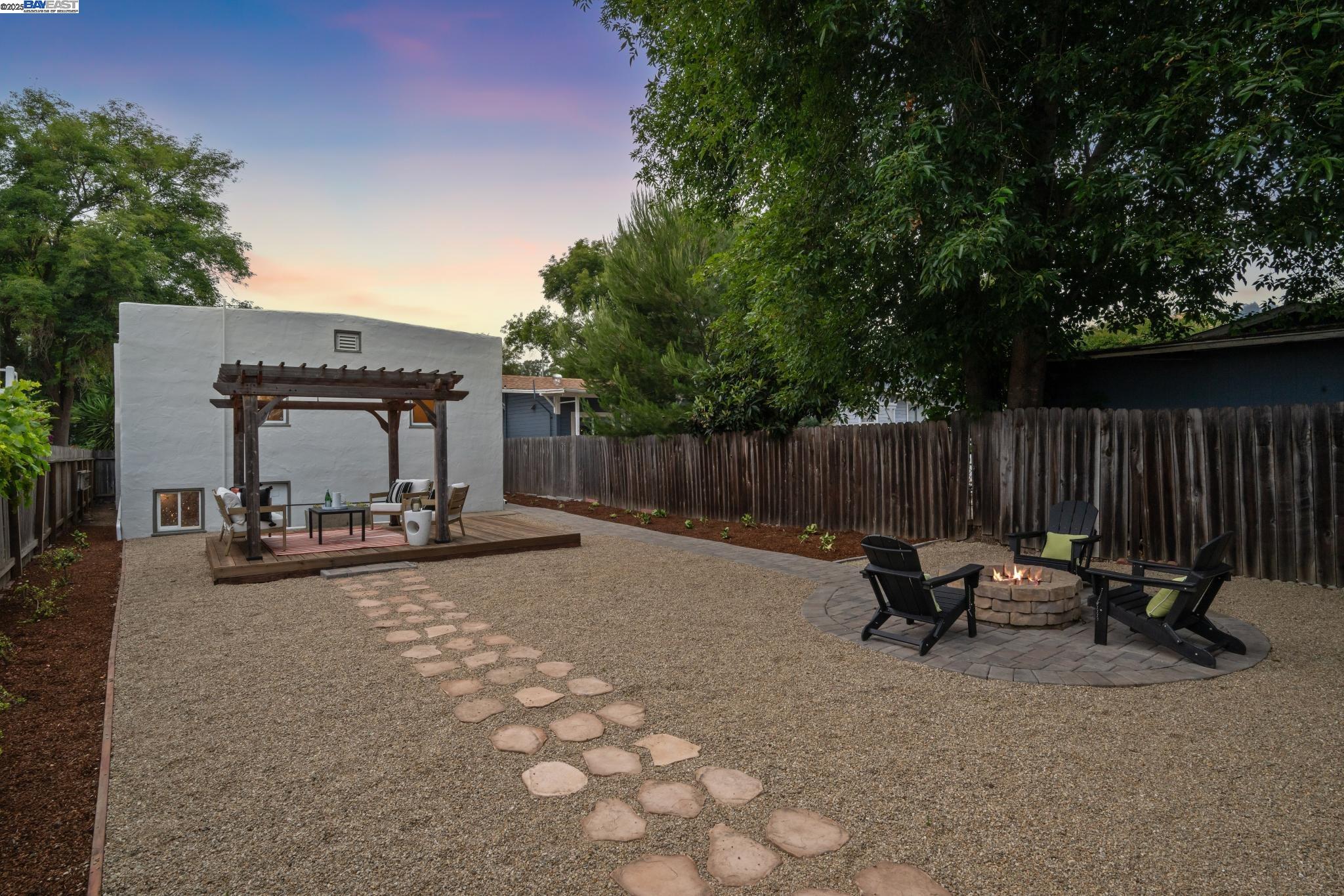 Detail Gallery Image 38 of 40 For 3764 35th Avenue, Oakland,  CA 94619 - 2 Beds | 1 Baths