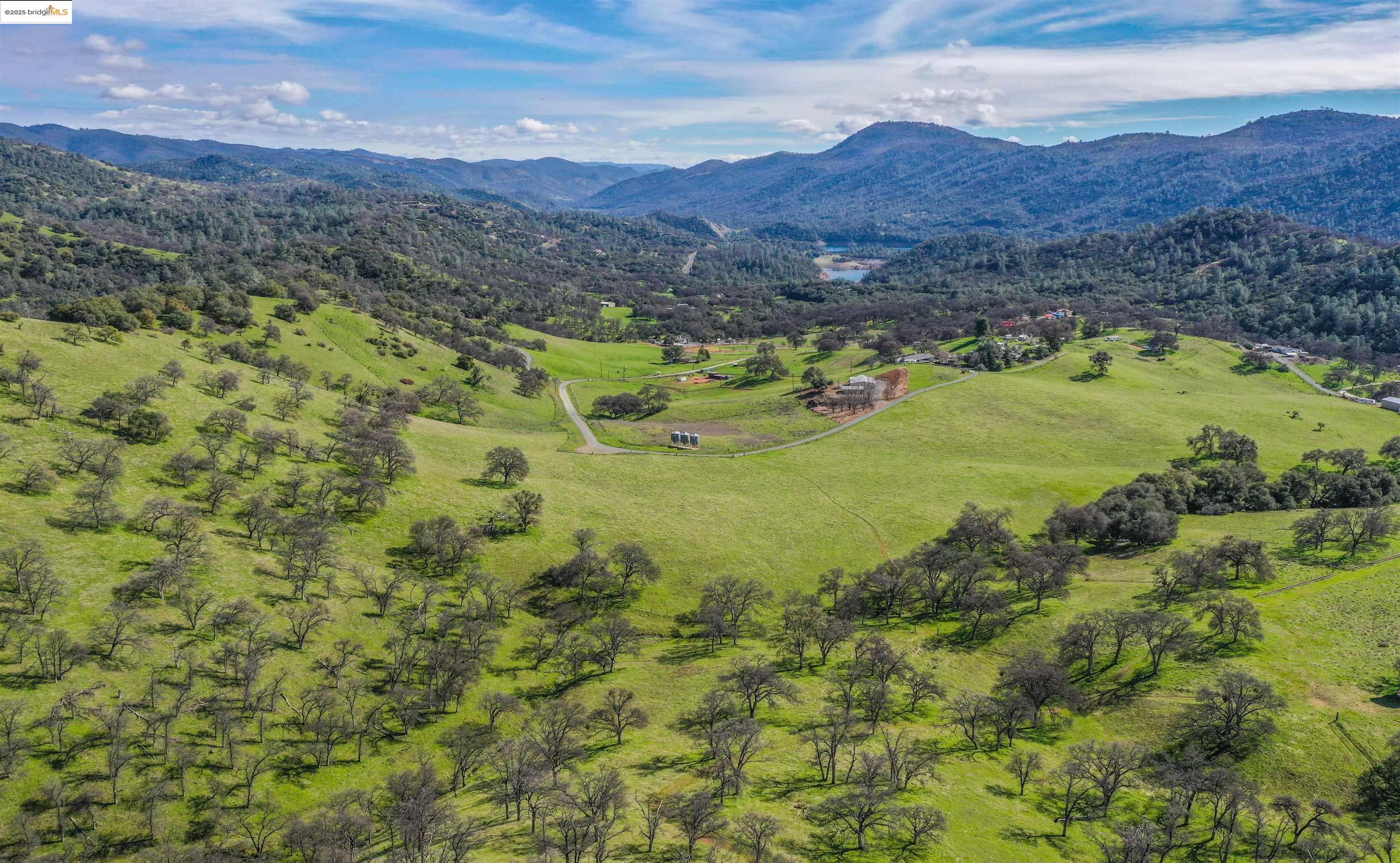 Detail Gallery Image 4 of 50 For 13300 Lone Bend Rd, Jamestown,  CA 95327 - 3 Beds | 2 Baths