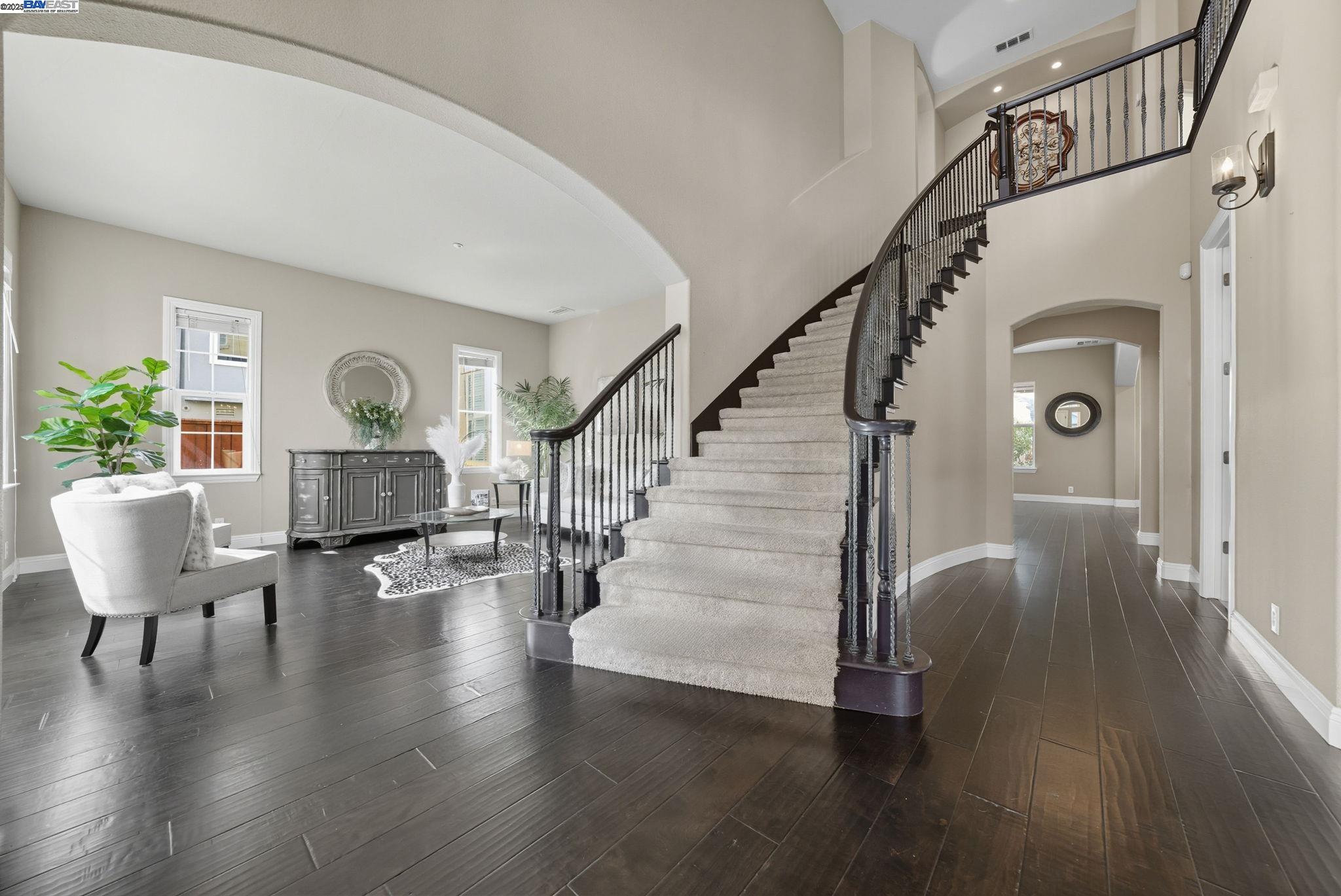 Detail Gallery Image 4 of 57 For 2772 San Minete Dr, Livermore,  CA 94550 - 5 Beds | 3/1 Baths