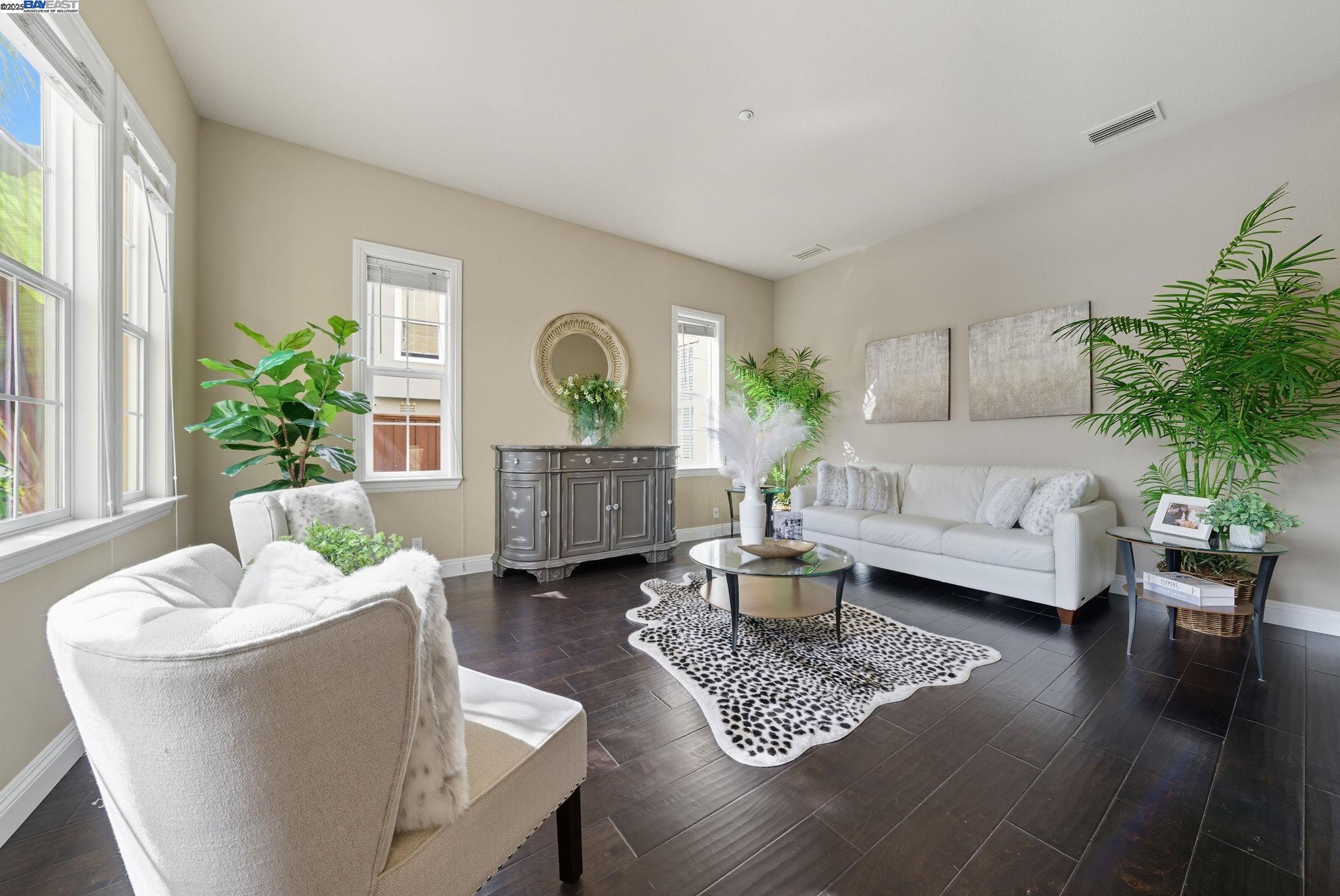 Detail Gallery Image 8 of 57 For 2772 San Minete Dr, Livermore,  CA 94550 - 5 Beds | 3/1 Baths