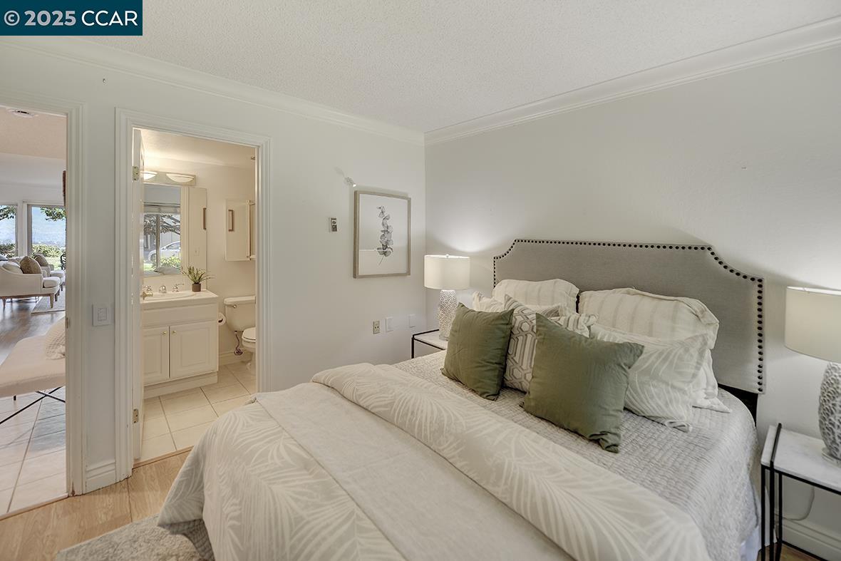 Detail Gallery Image 19 of 58 For 2001 Skycrest Dr #4,  Walnut Creek,  CA 94595 - 3 Beds | 2/1 Baths