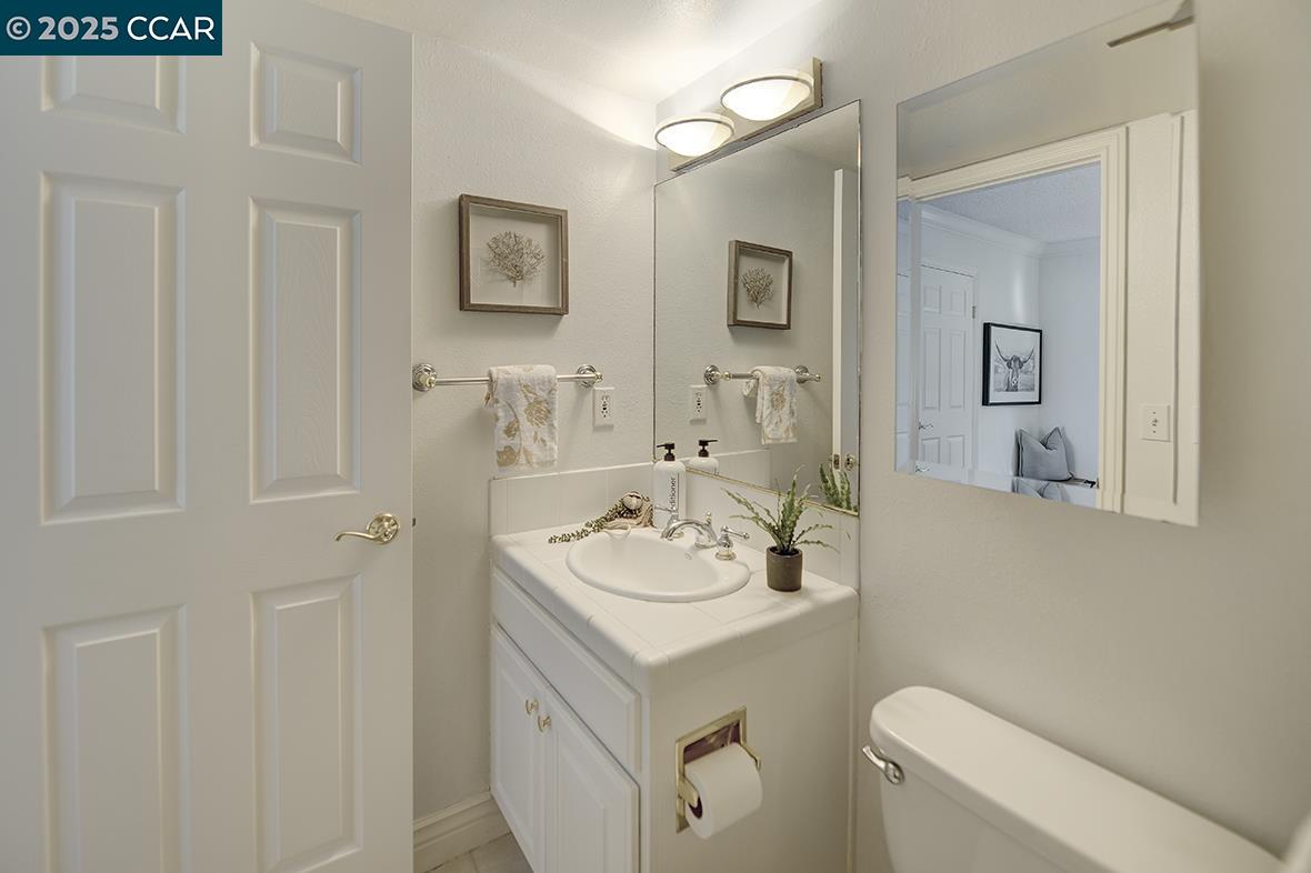 Detail Gallery Image 21 of 58 For 2001 Skycrest Dr #4,  Walnut Creek,  CA 94595 - 3 Beds | 2/1 Baths