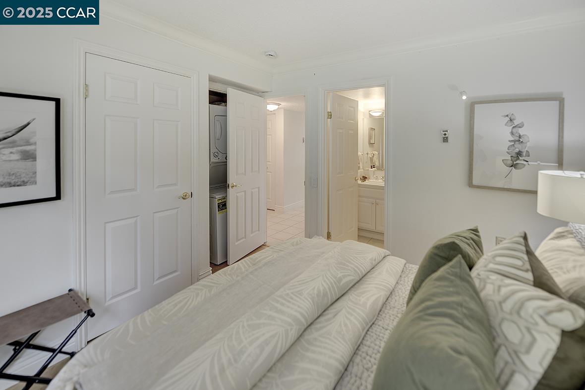 Detail Gallery Image 23 of 58 For 2001 Skycrest Dr #4,  Walnut Creek,  CA 94595 - 3 Beds | 2/1 Baths