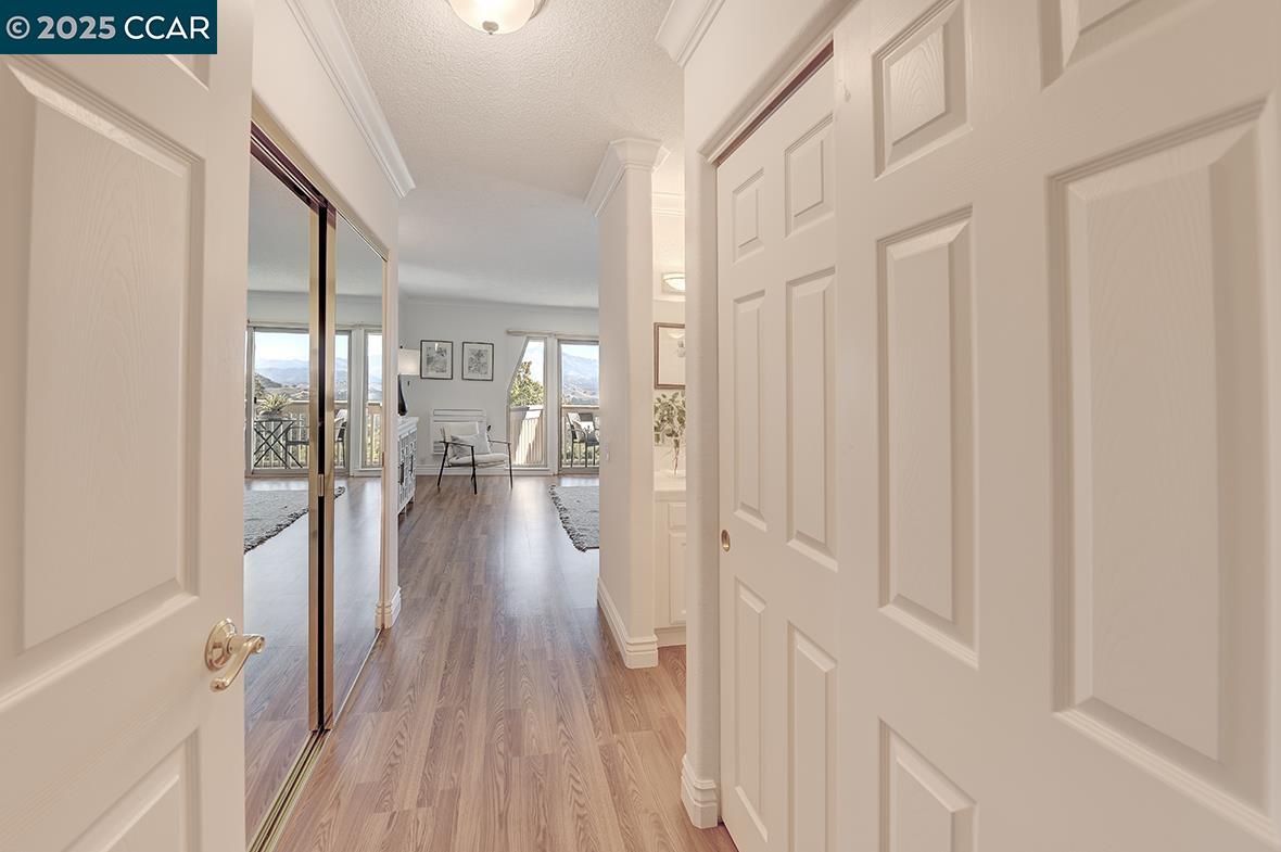 Detail Gallery Image 26 of 58 For 2001 Skycrest Dr #4,  Walnut Creek,  CA 94595 - 3 Beds | 2/1 Baths