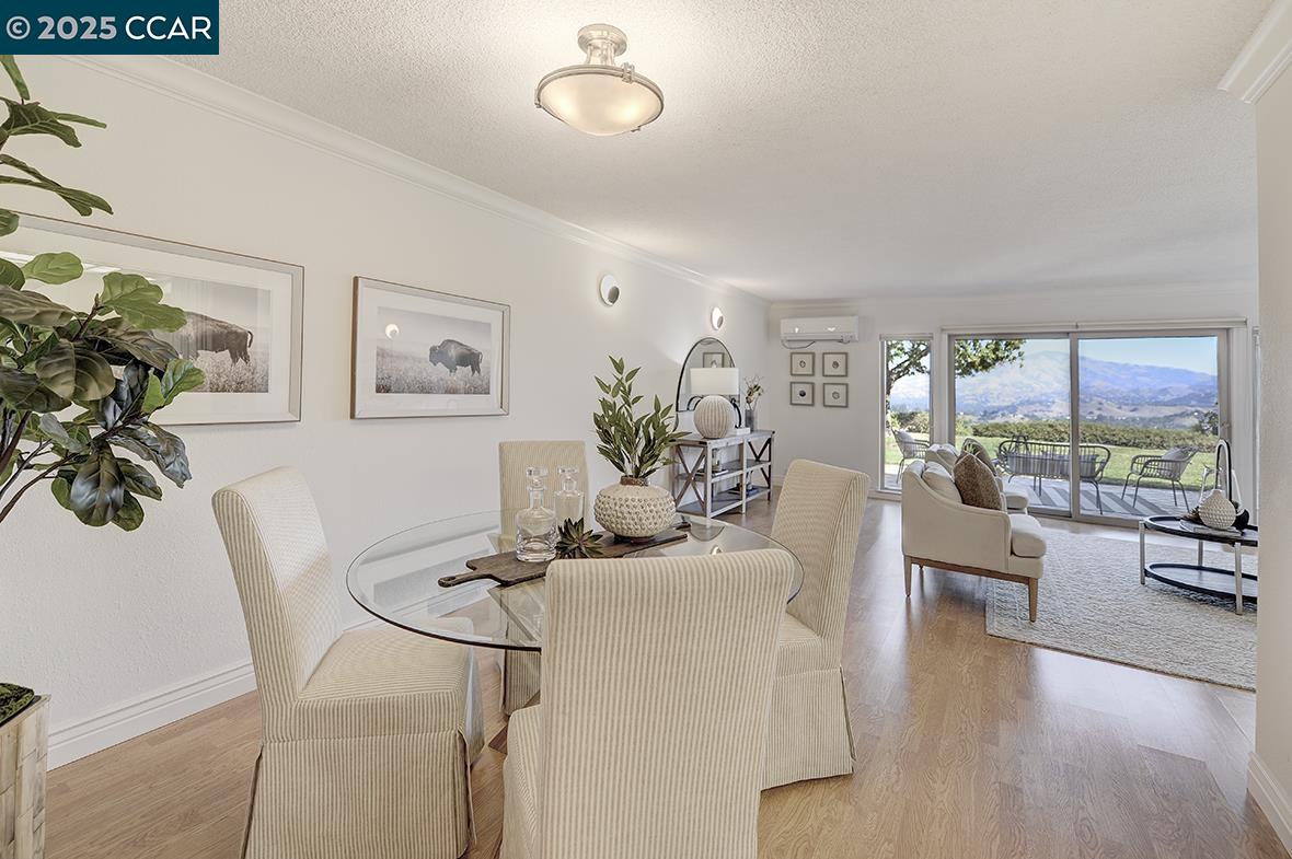 Detail Gallery Image 5 of 58 For 2001 Skycrest Dr #4,  Walnut Creek,  CA 94595 - 3 Beds | 2/1 Baths