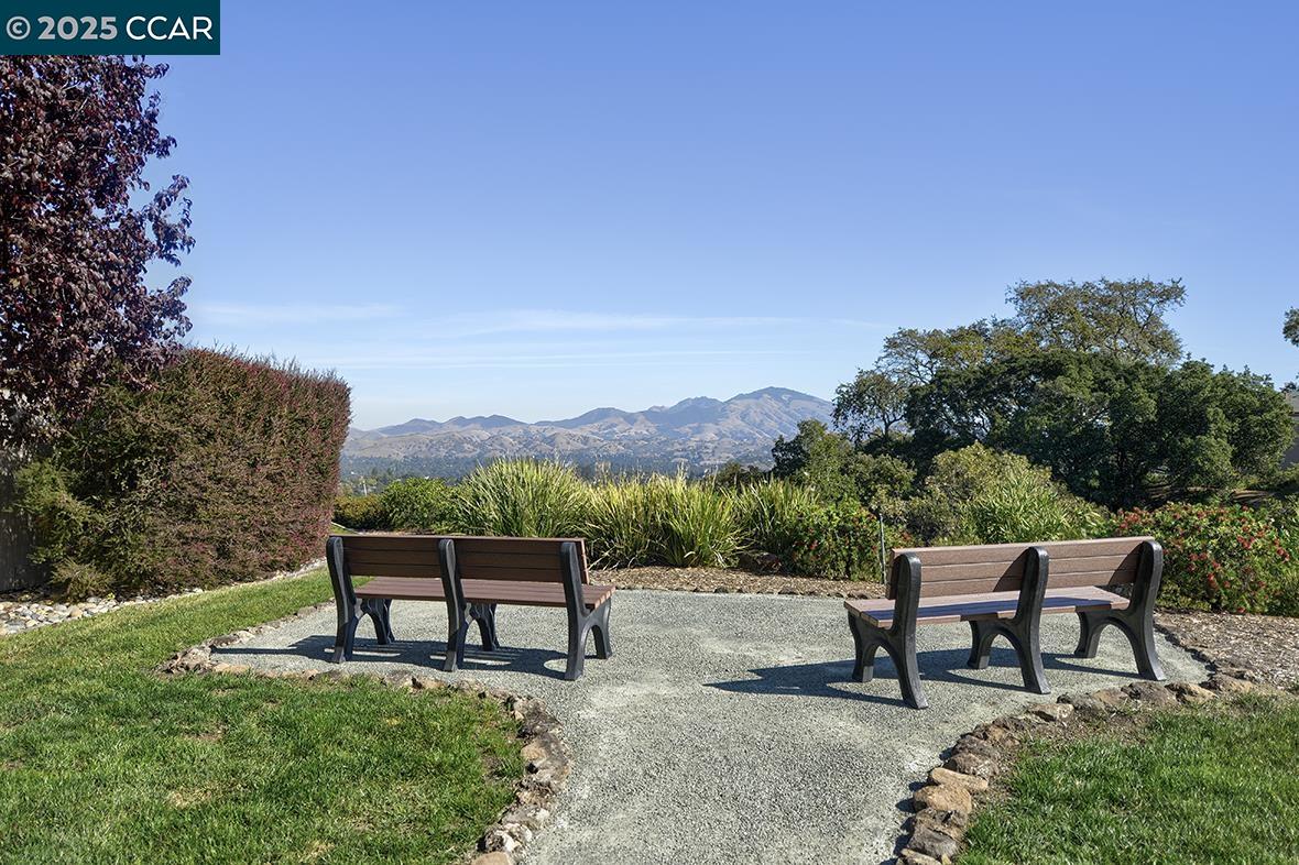 Detail Gallery Image 45 of 58 For 2001 Skycrest Dr #4,  Walnut Creek,  CA 94595 - 3 Beds | 2/1 Baths