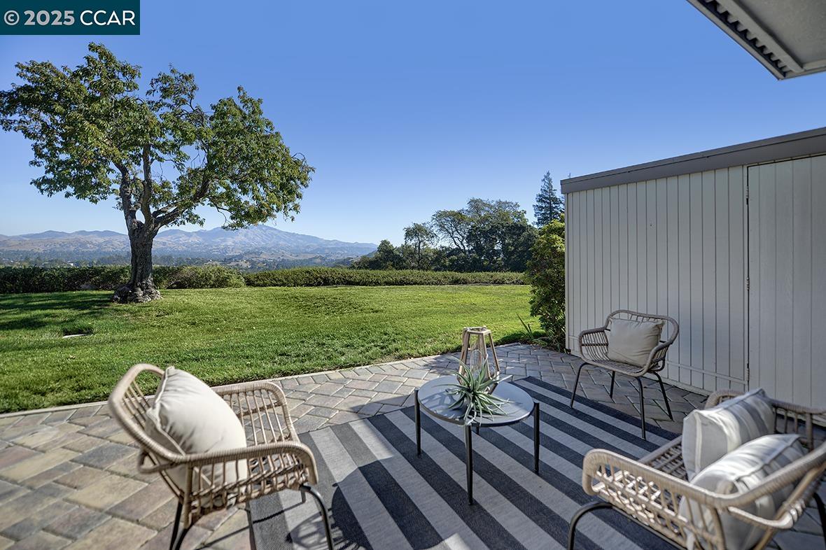 Detail Gallery Image 9 of 58 For 2001 Skycrest Dr #4,  Walnut Creek,  CA 94595 - 3 Beds | 2/1 Baths