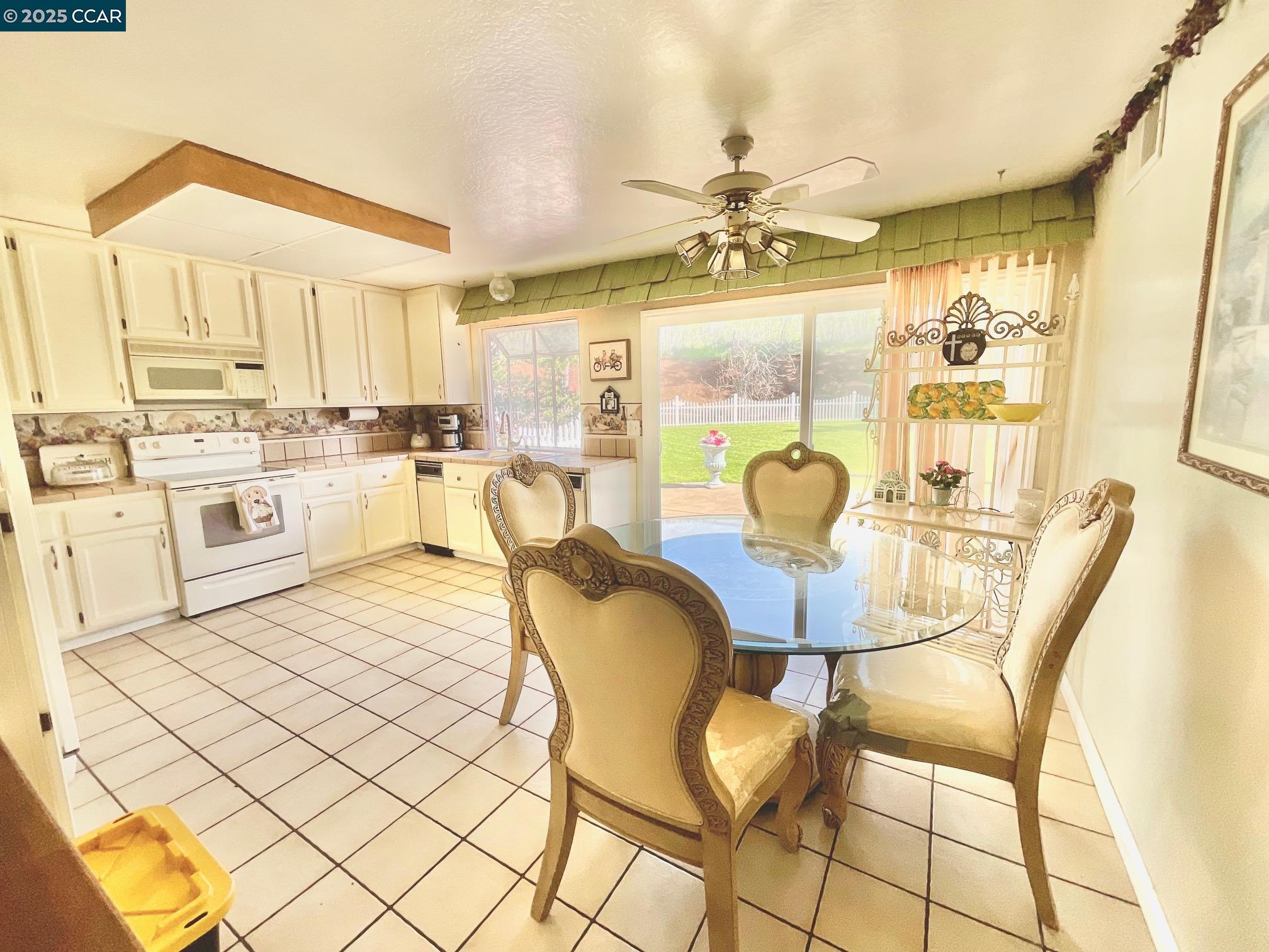 Detail Gallery Image 13 of 60 For 403 Gerald Court, Benicia,  CA 94510 - 4 Beds | 3 Baths