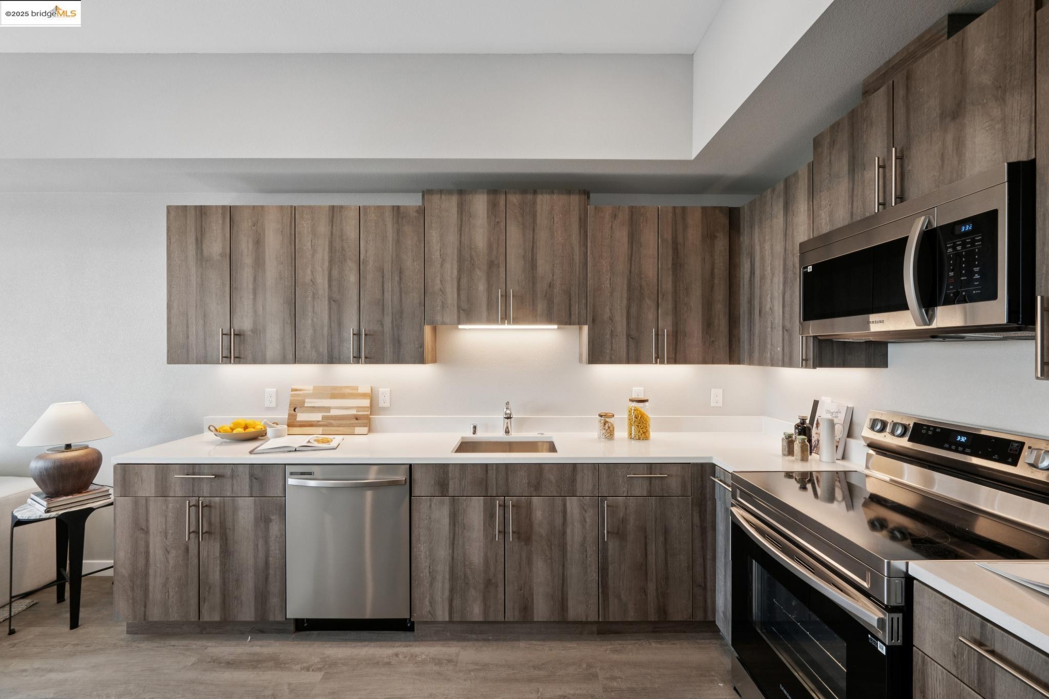 Detail Gallery Image 12 of 26 For 2400 Adeline St #405,  Oakland,  CA 94607 - 1 Beds | 1 Baths