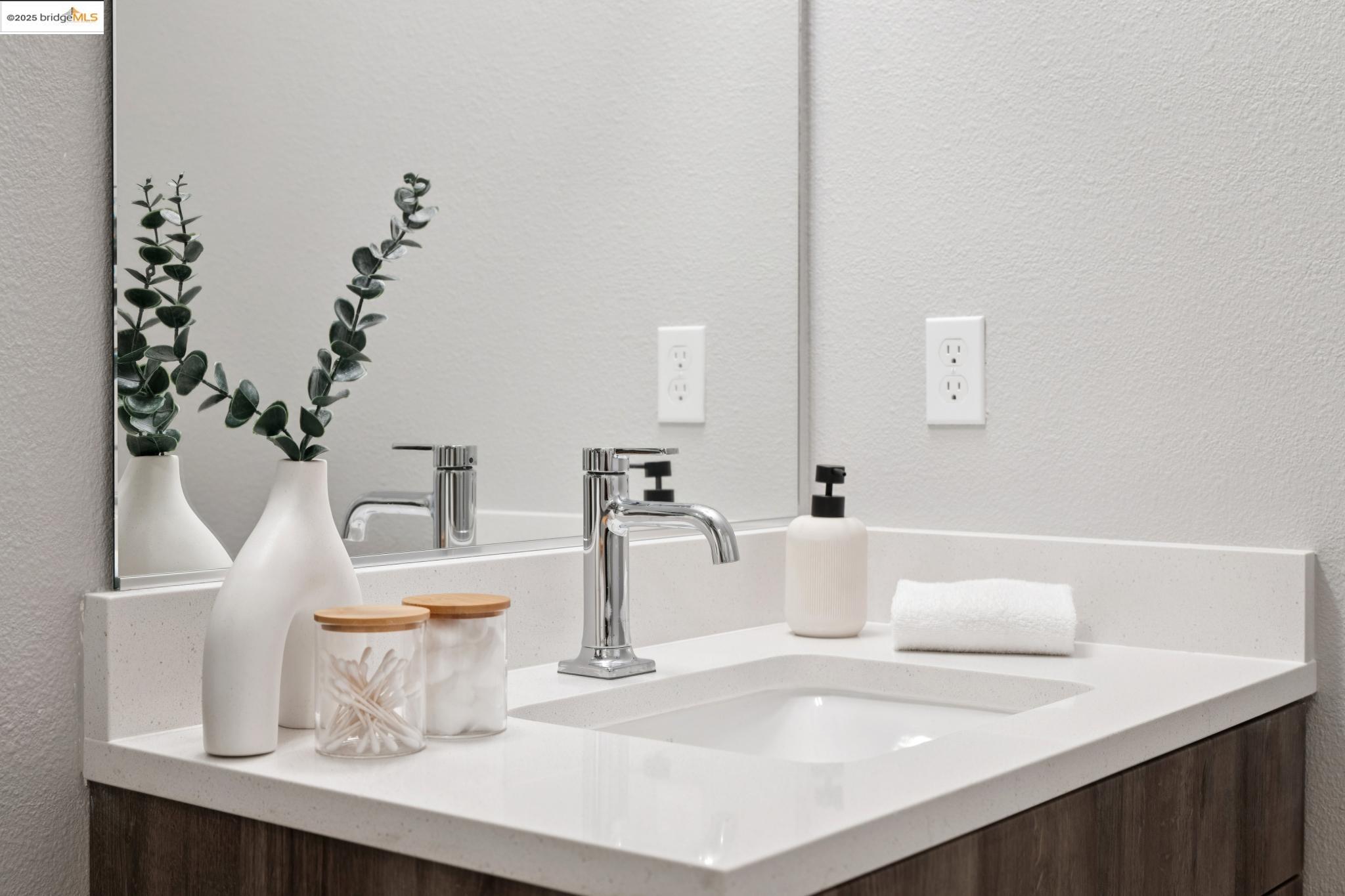 Detail Gallery Image 19 of 26 For 2400 Adeline St #405,  Oakland,  CA 94607 - 1 Beds | 1 Baths