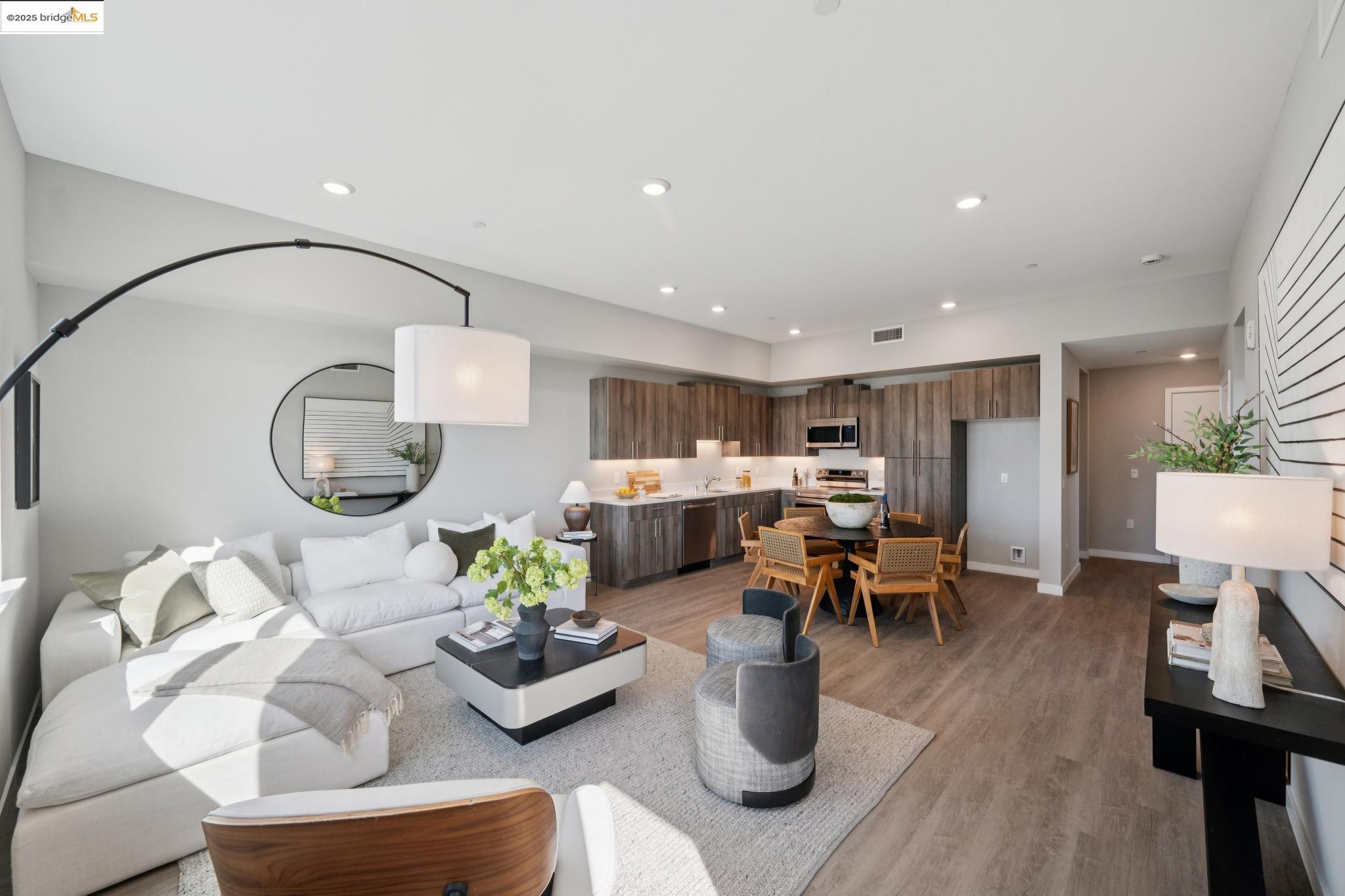 Detail Gallery Image 4 of 26 For 2400 Adeline St #405,  Oakland,  CA 94607 - 1 Beds | 1 Baths