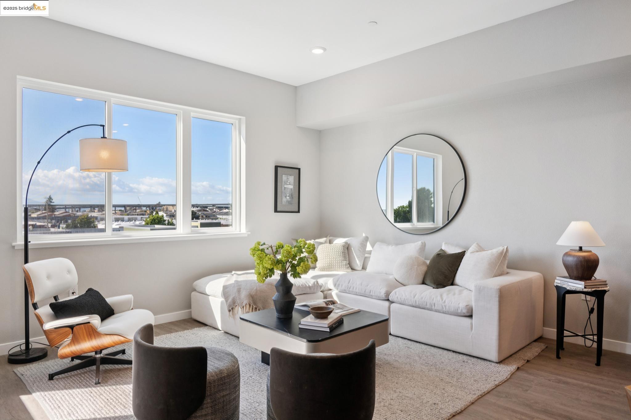 Detail Gallery Image 5 of 26 For 2400 Adeline St #405,  Oakland,  CA 94607 - 1 Beds | 1 Baths