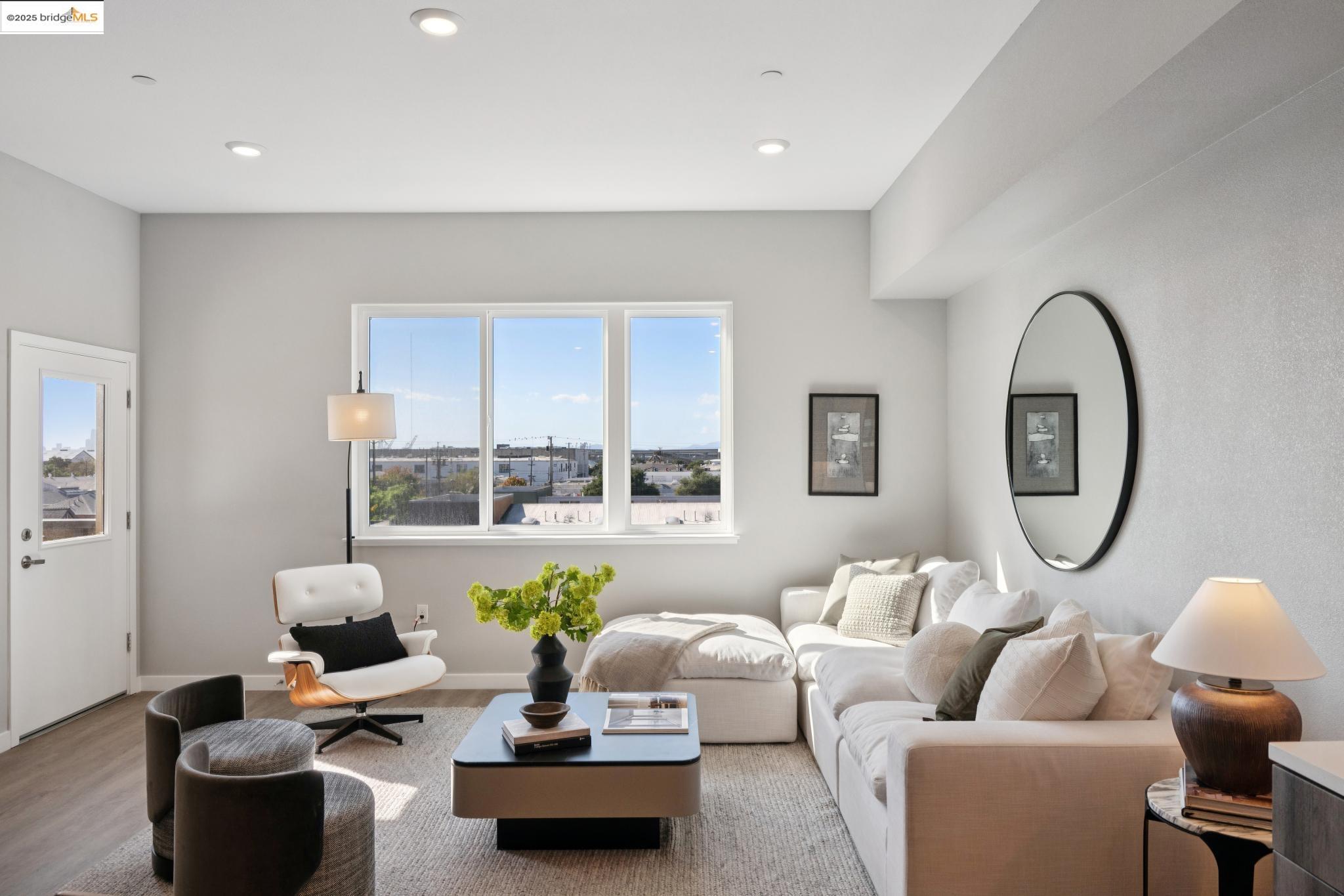 Detail Gallery Image 8 of 26 For 2400 Adeline St #405,  Oakland,  CA 94607 - 1 Beds | 1 Baths