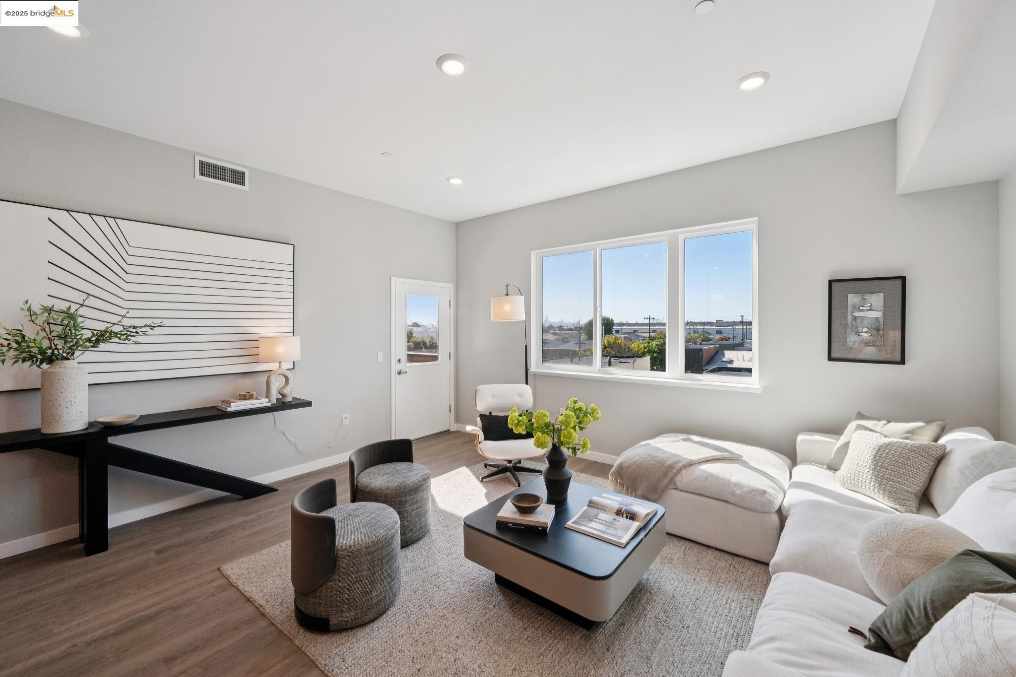 Detail Gallery Image 10 of 26 For 2400 Adeline St #405,  Oakland,  CA 94607 - 1 Beds | 1 Baths